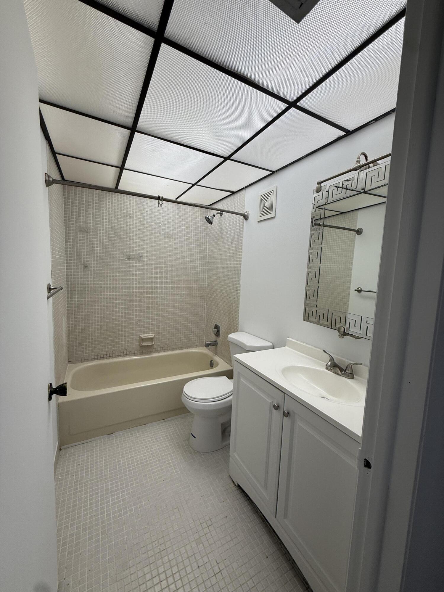 3161 NW 47TH #402, Lauderdale Lakes FL 33319
