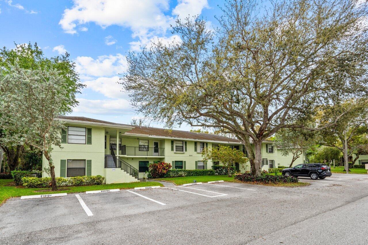 2001 Sabal Ridge #A, Palm Beach Gardens FL 33418