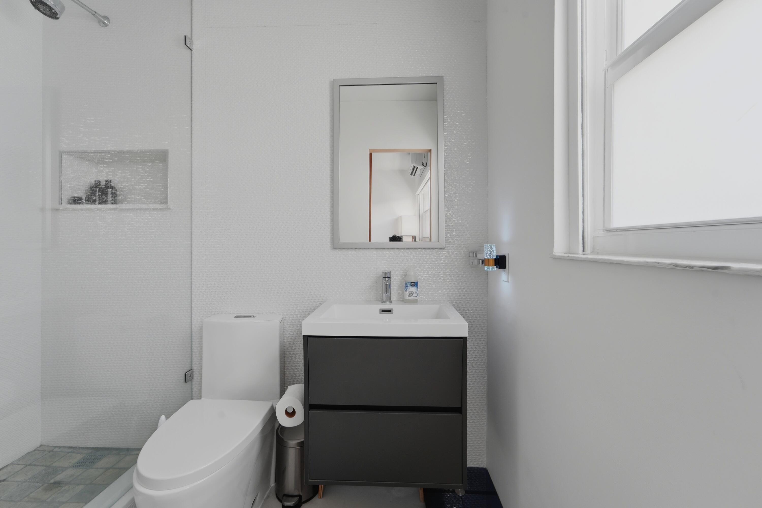 2311 NE 36th #2G, Lighthouse Point FL 33064