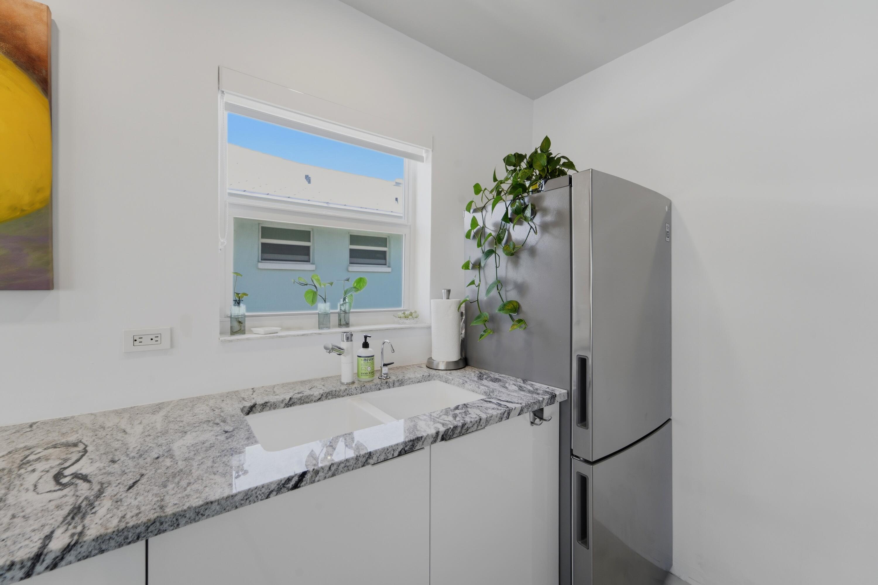 2311 NE 36th #2G, Lighthouse Point FL 33064