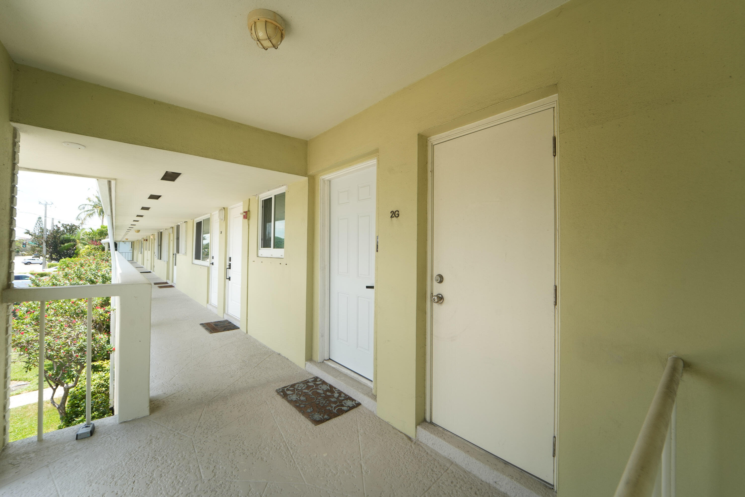 2311 NE 36th #2G, Lighthouse Point FL 33064