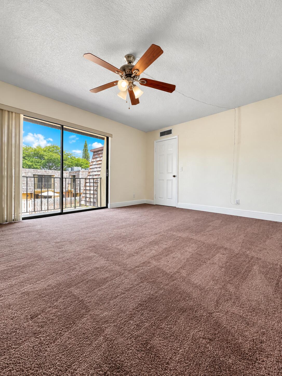 165 LAKE ARBOR, Palm Springs FL 33461