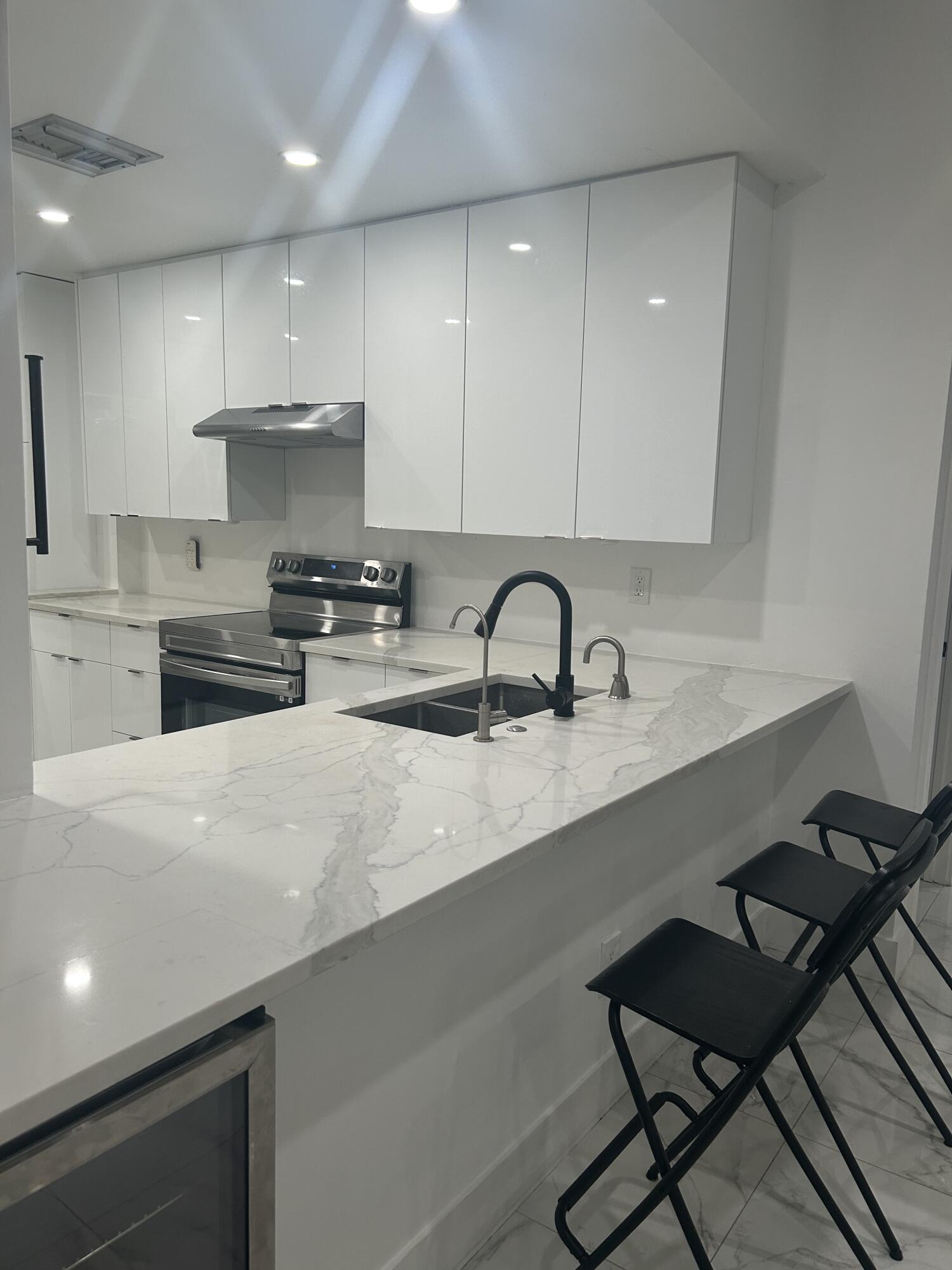 7472 La Paz #Unit 104, Boca Raton FL 33433