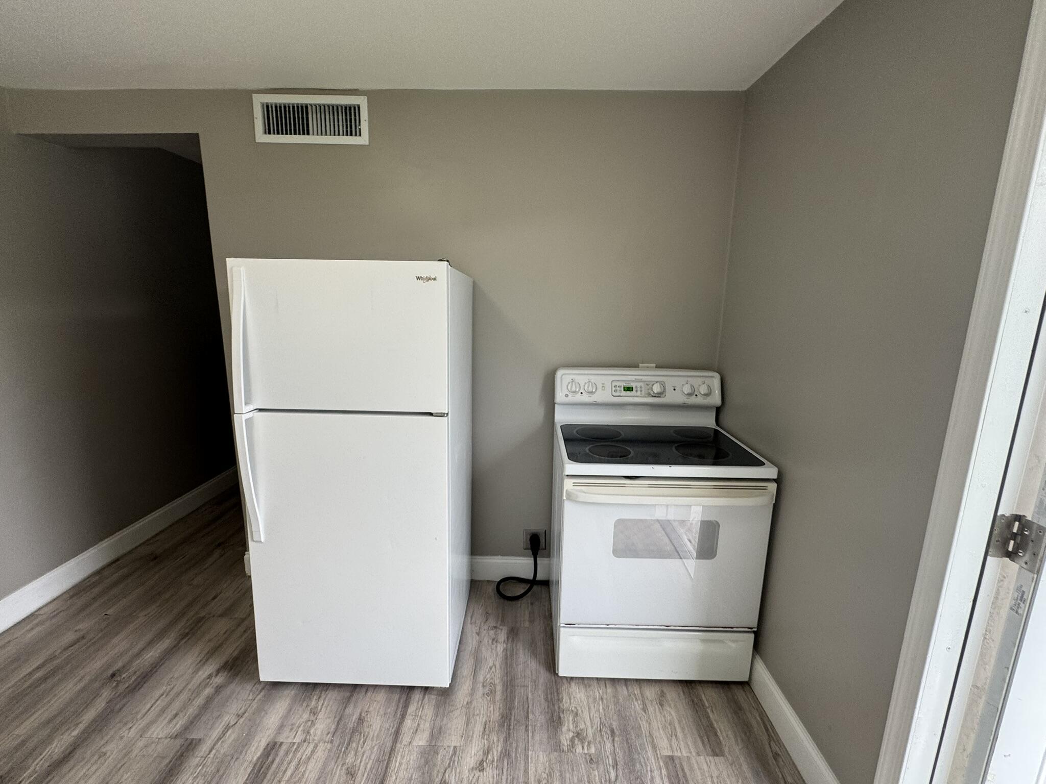 3890 Lakewood, Palm Springs FL 33461
