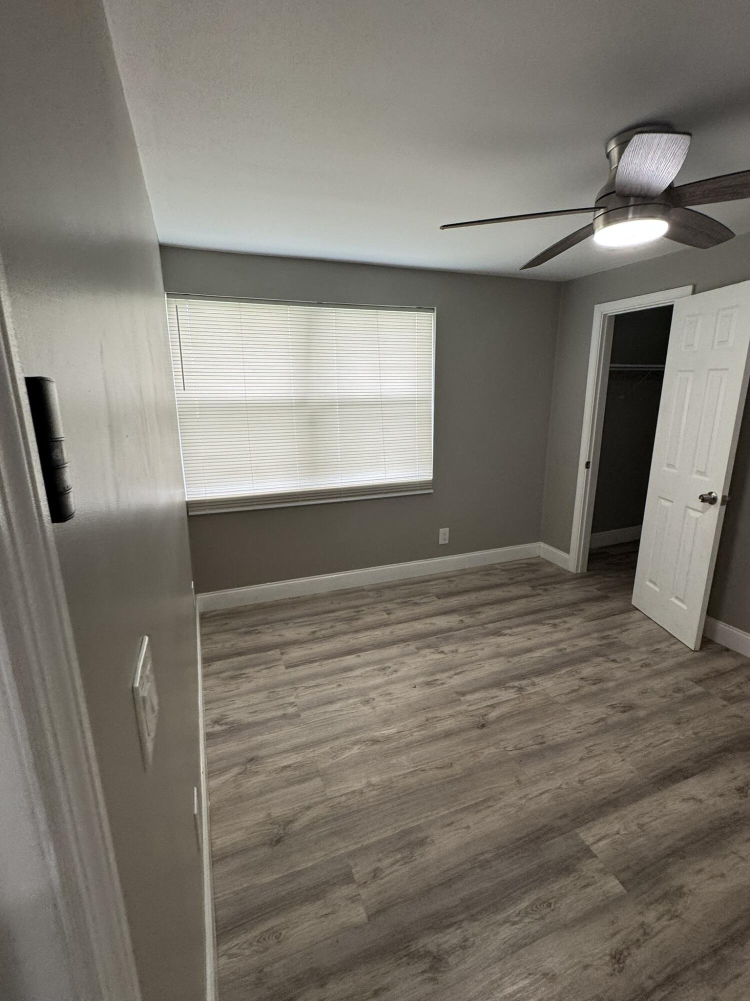 3890 Lakewood, Palm Springs FL 33461