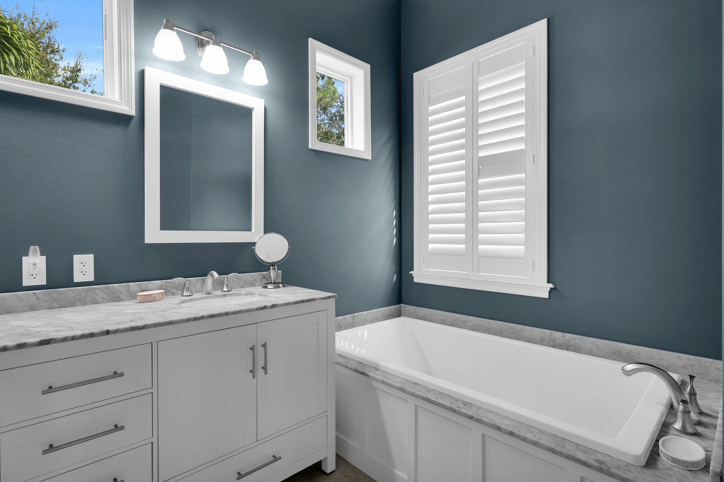 103 MAGNOLIA, Tequesta FL 33469