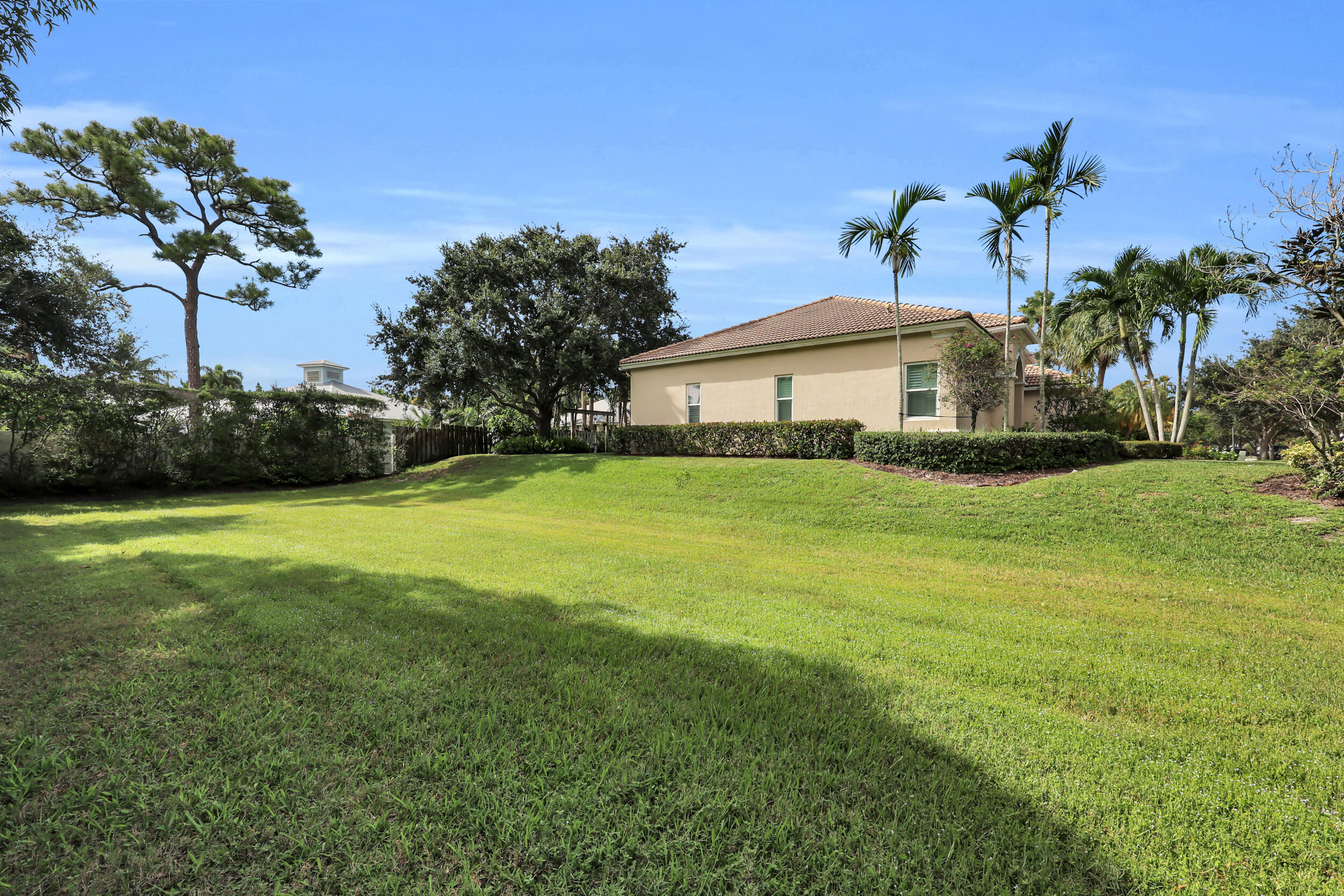 103 MAGNOLIA, Tequesta FL 33469