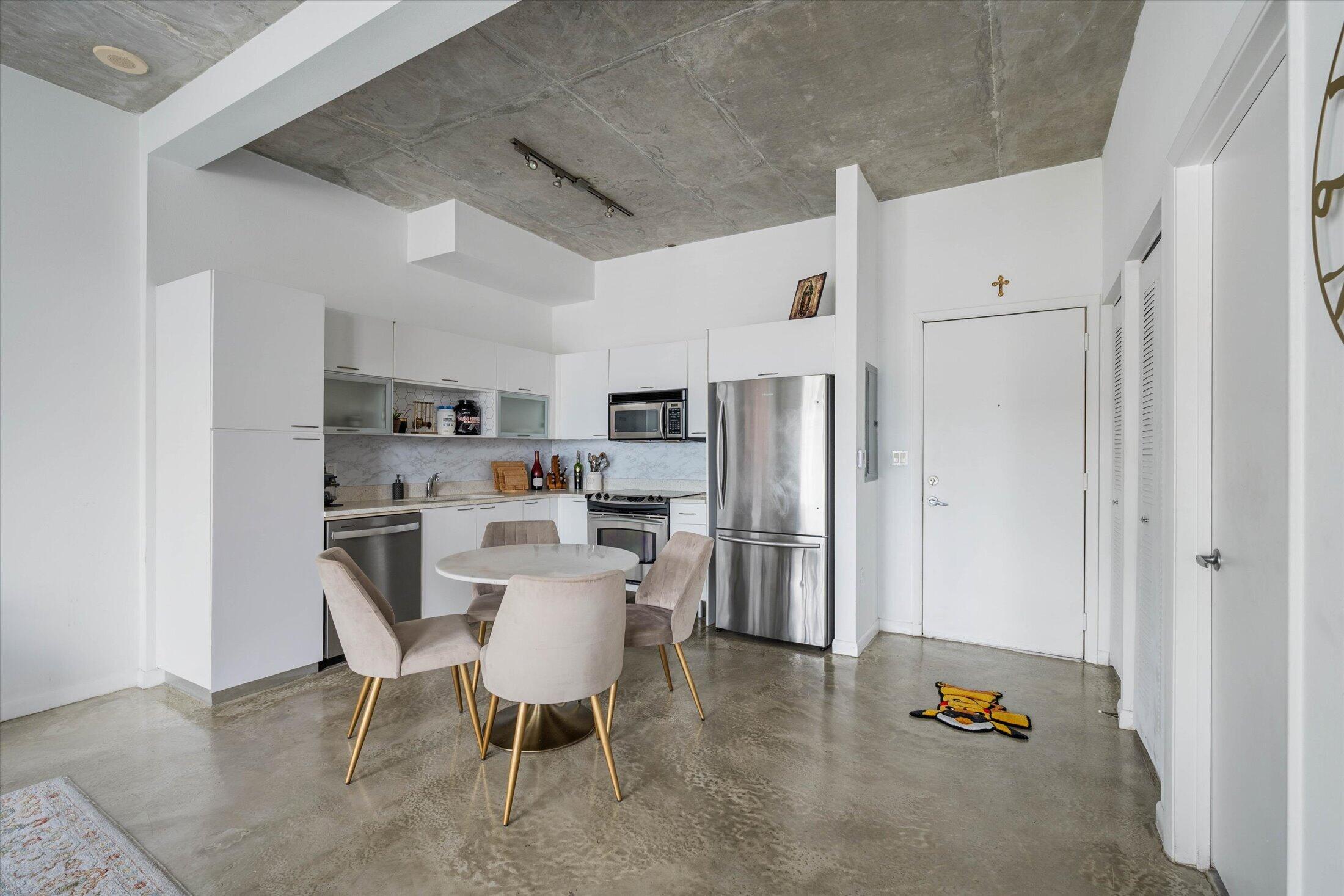 234 NE 3rd #1403, Miami FL 33132