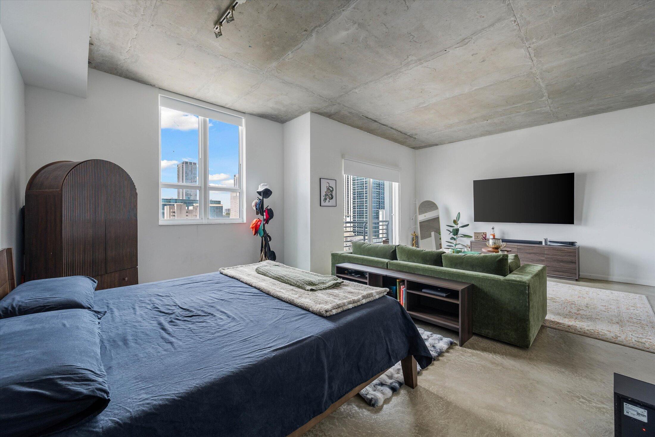 234 NE 3rd #1403, Miami FL 33132