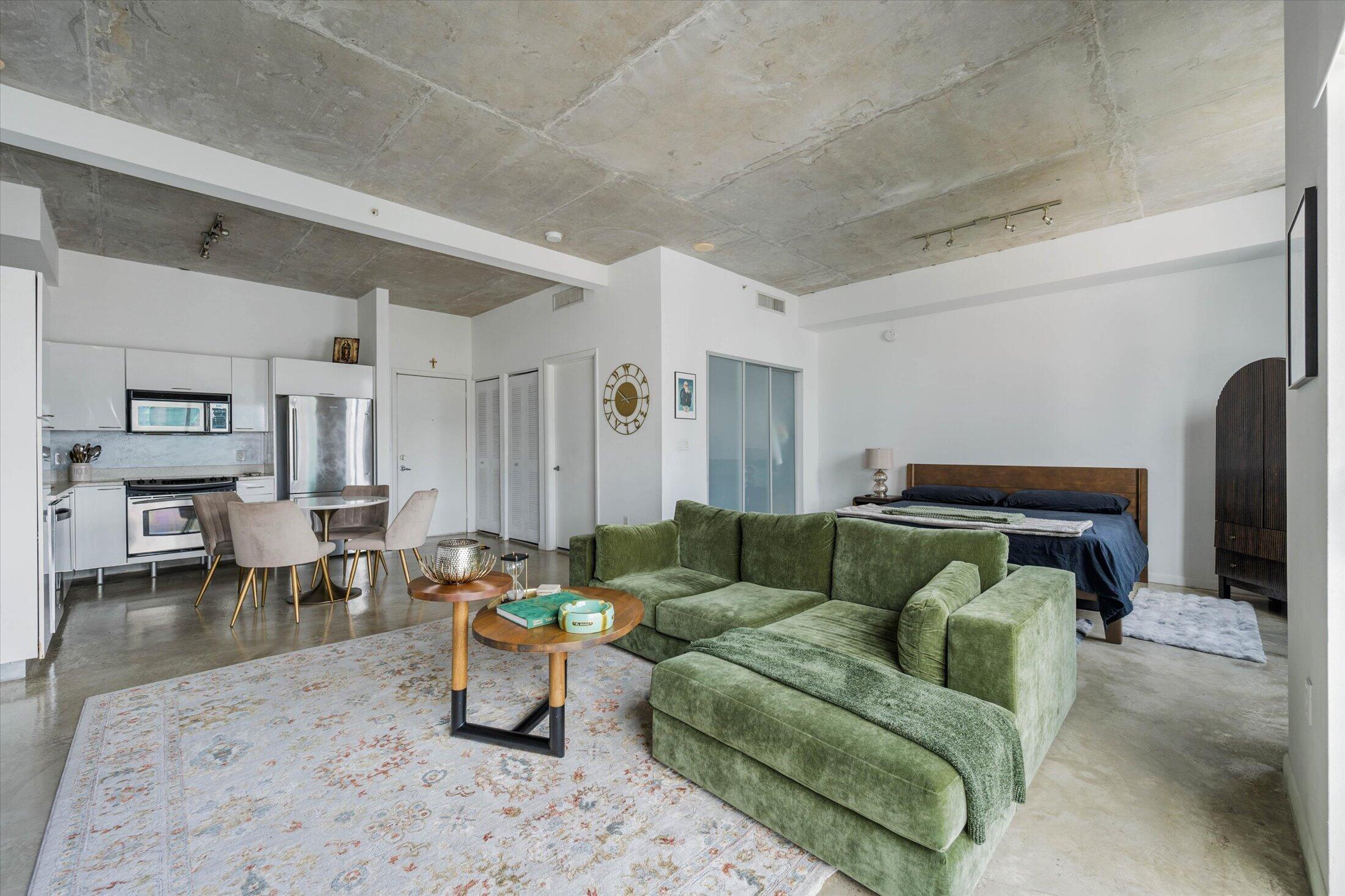 234 NE 3rd #1403, Miami FL 33132