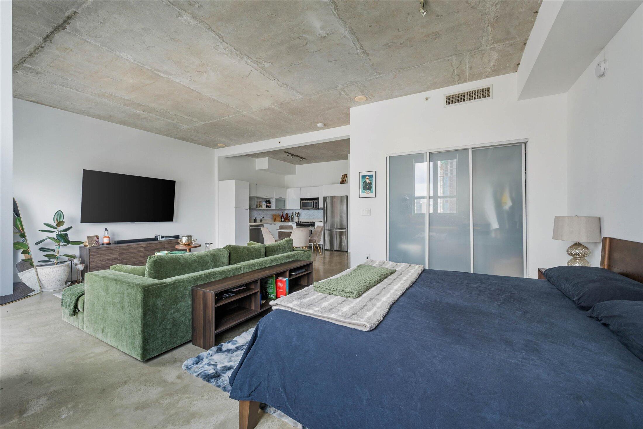234 NE 3rd #1403, Miami FL 33132