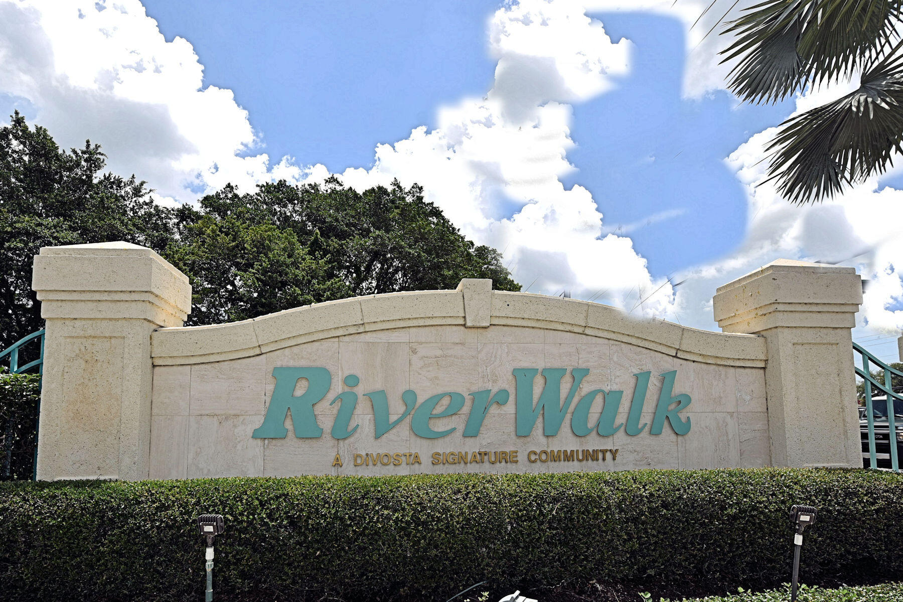 2171 Tigris, West Palm Beach FL 33411