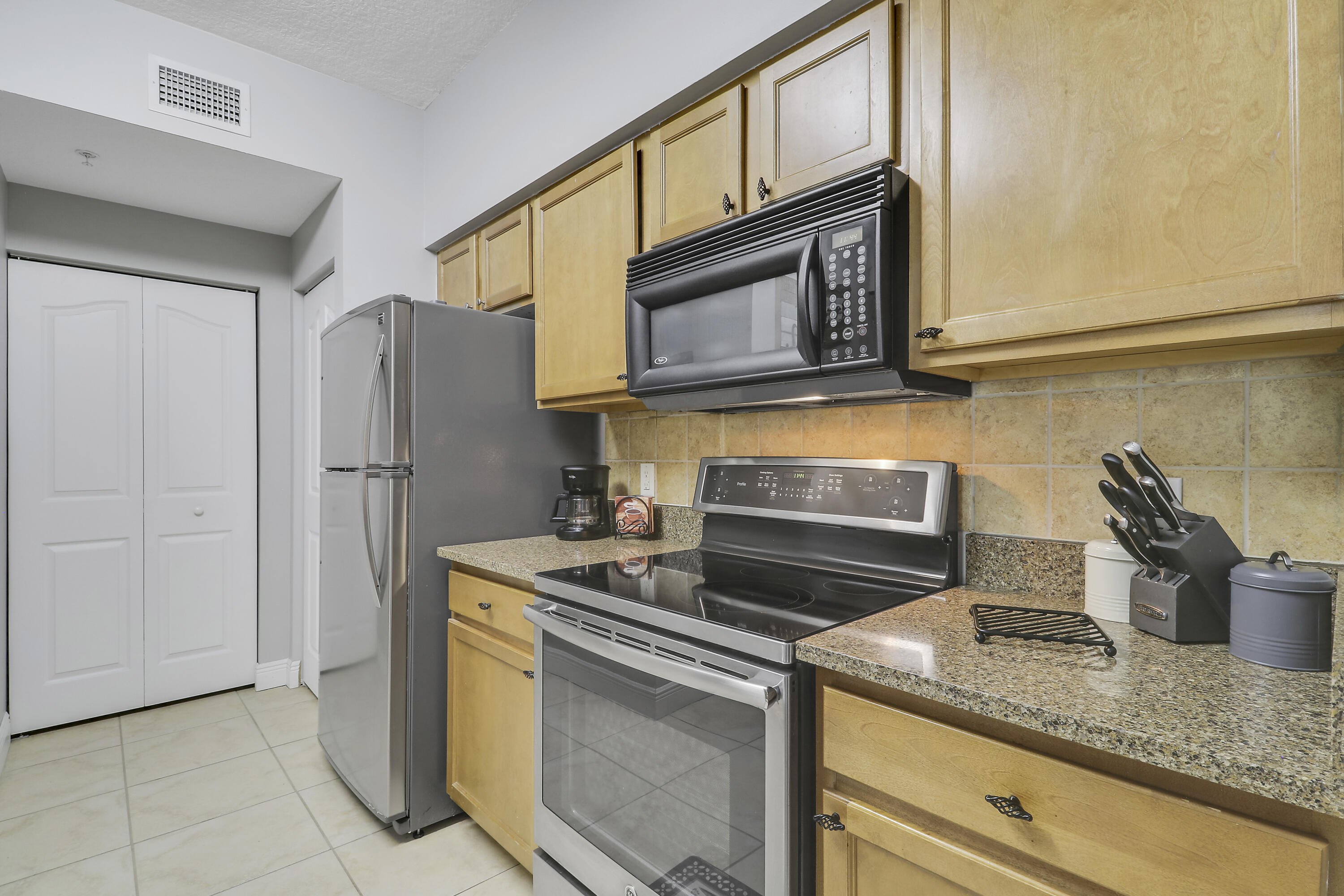 8303 MYRTLEWOOD, Palm Beach Gardens FL 33418