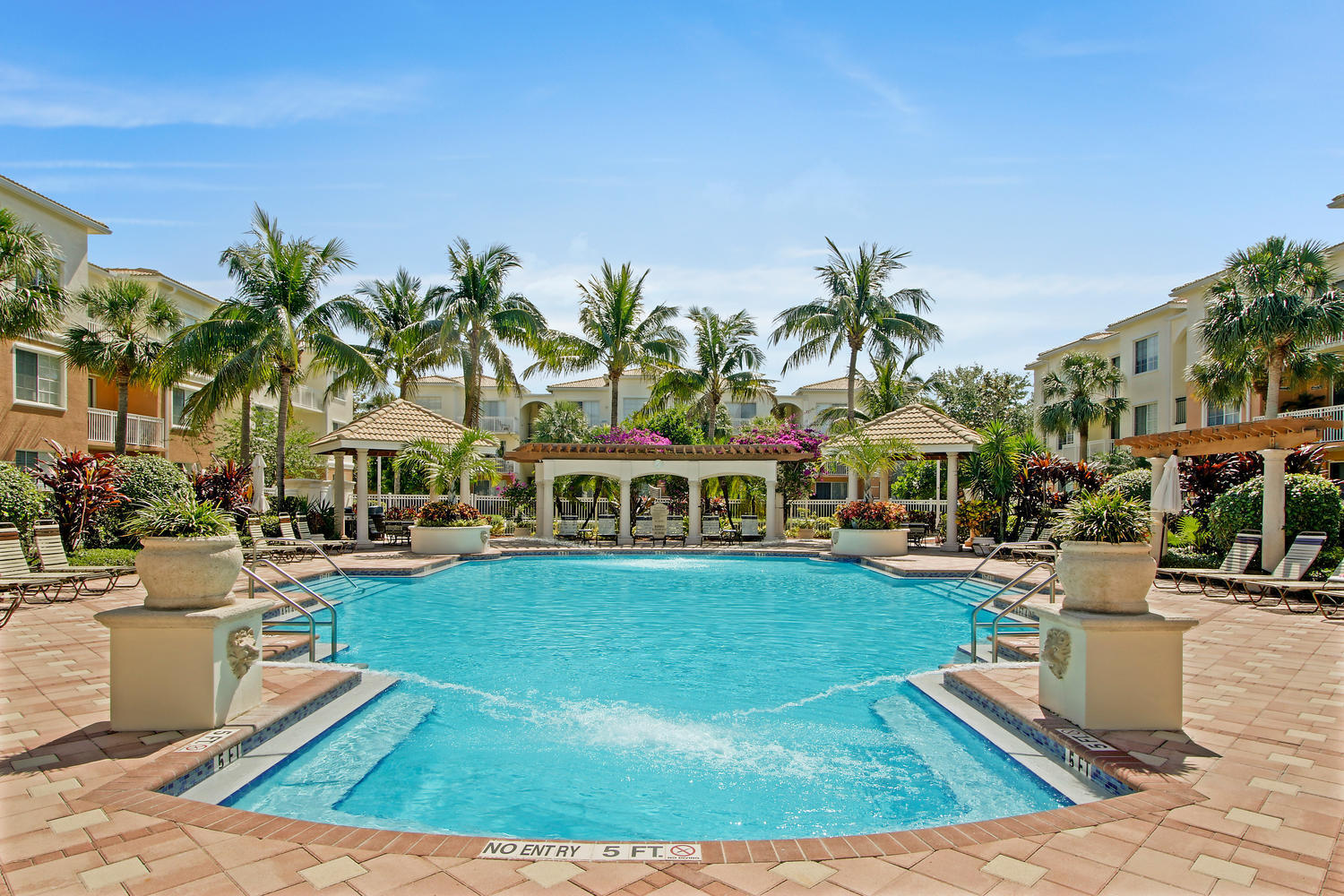8303 MYRTLEWOOD, Palm Beach Gardens FL 33418