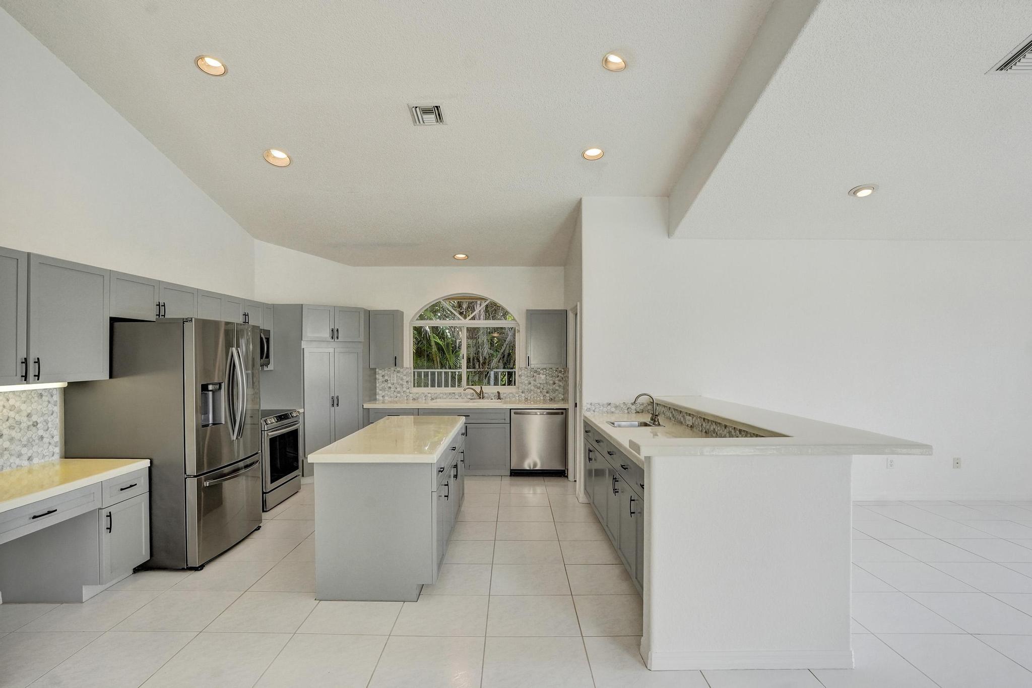 11340 Lakeshore, Cooper City FL 33026