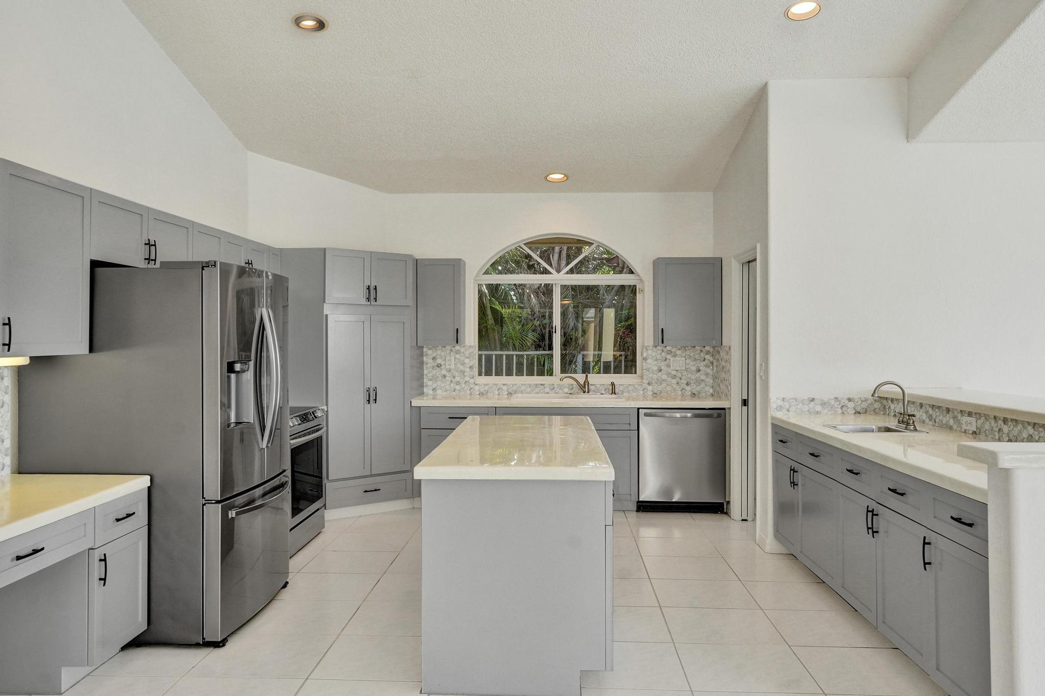 11340 Lakeshore, Cooper City FL 33026