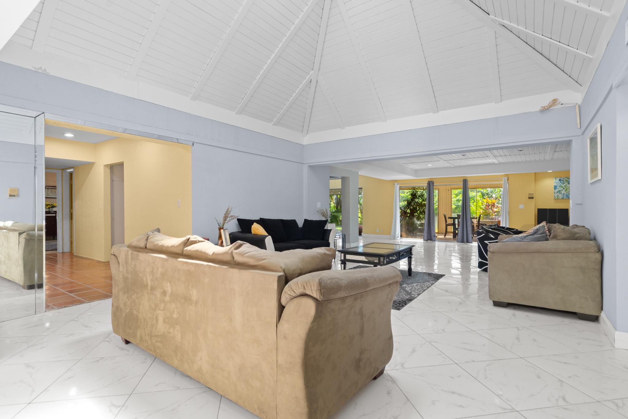 5104 White Oak, Tamarac FL 33319