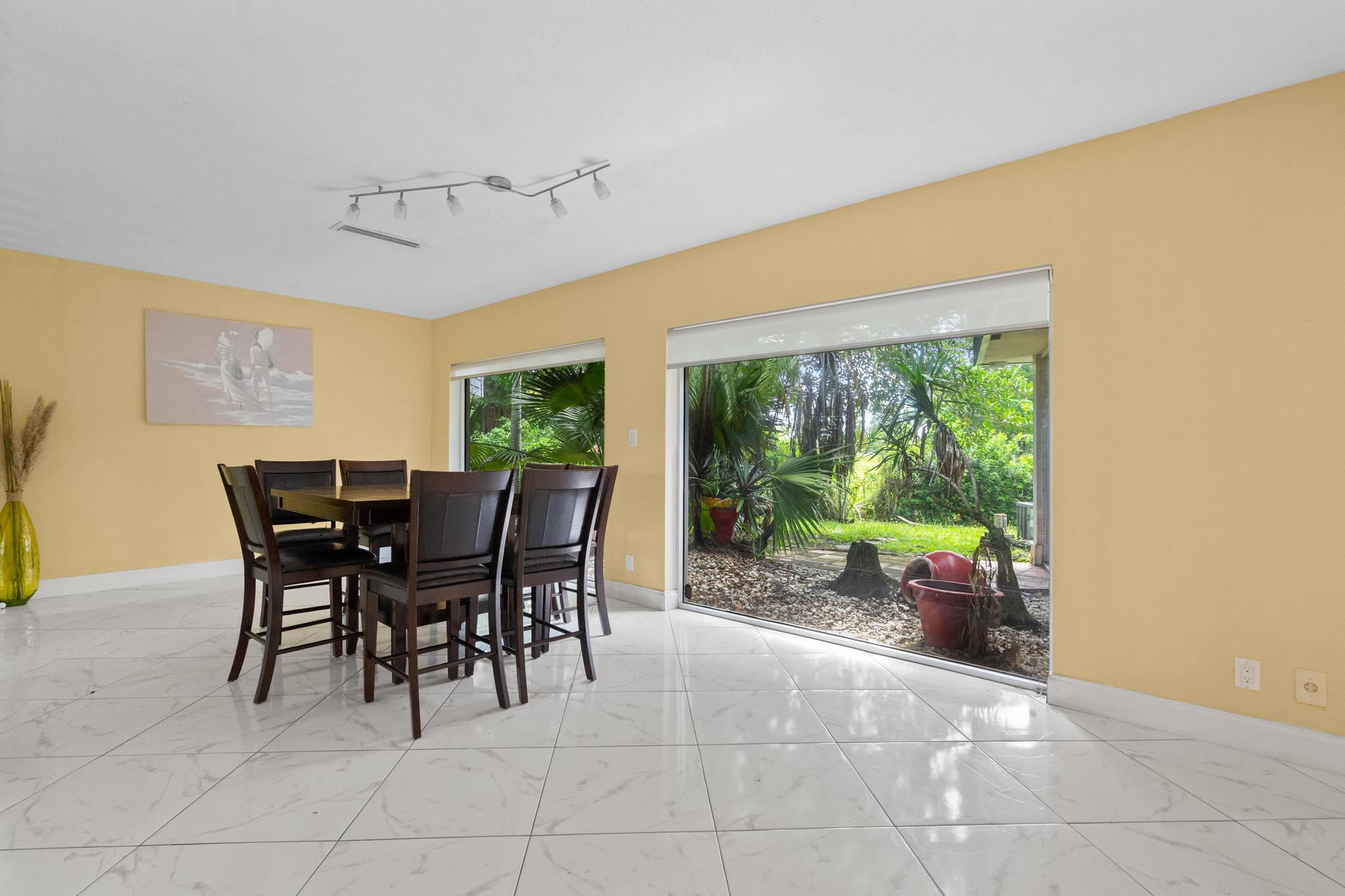 5104 White Oak, Tamarac FL 33319