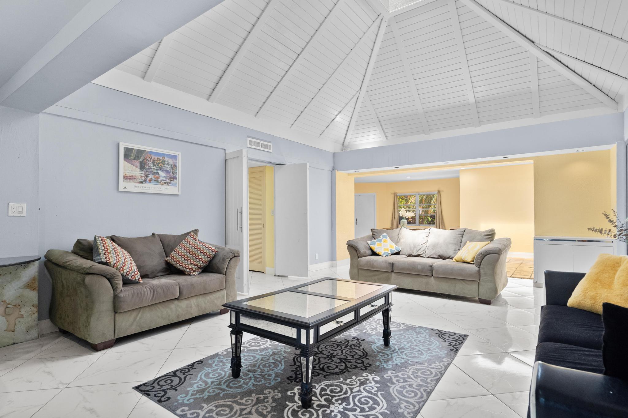 5104 White Oak, Tamarac FL 33319