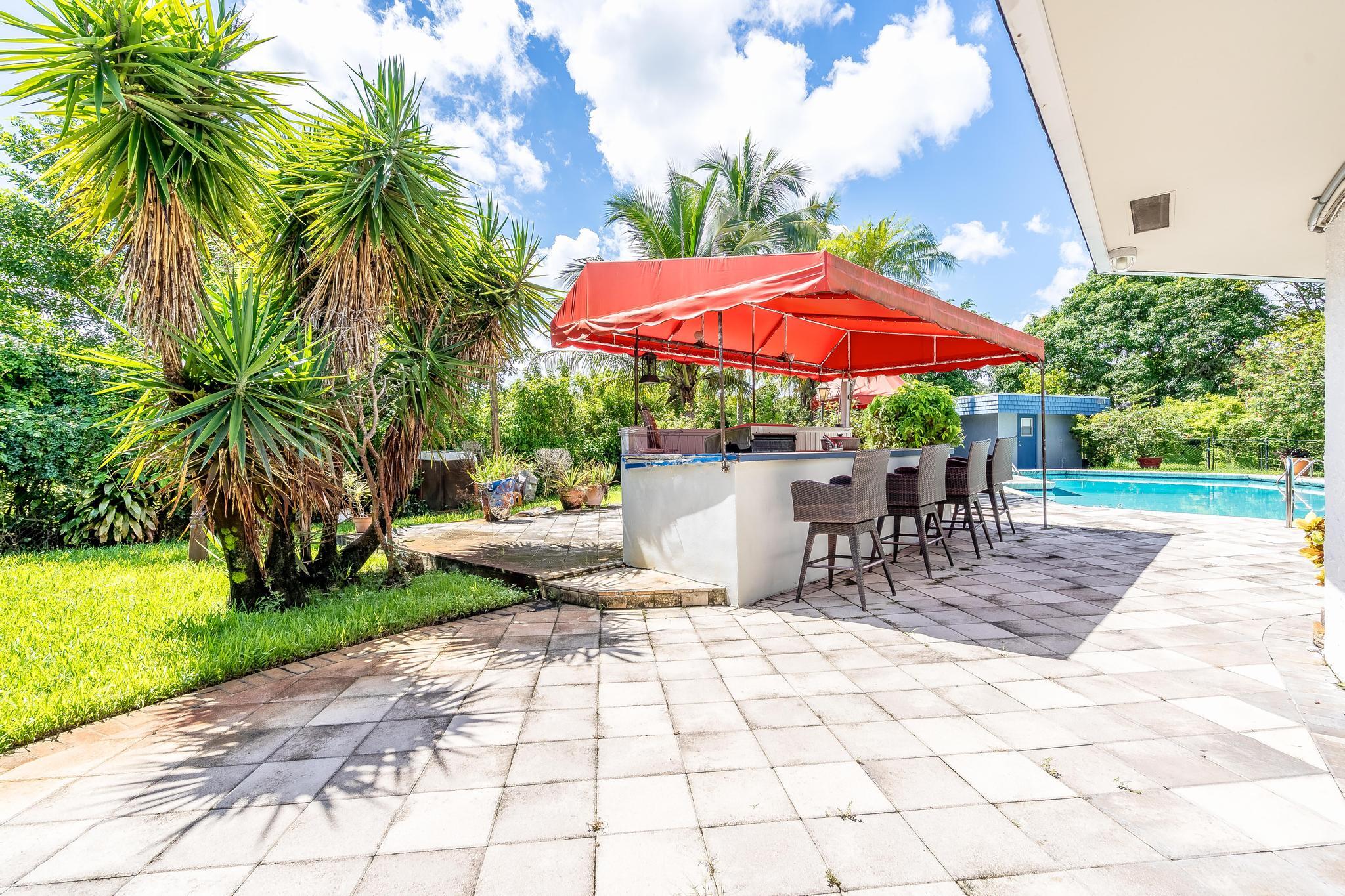 5104 White Oak, Tamarac FL 33319