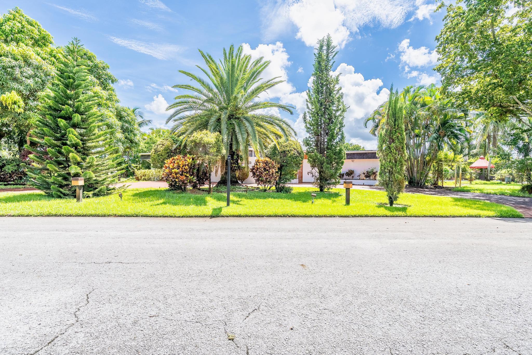 5104 White Oak, Tamarac FL 33319