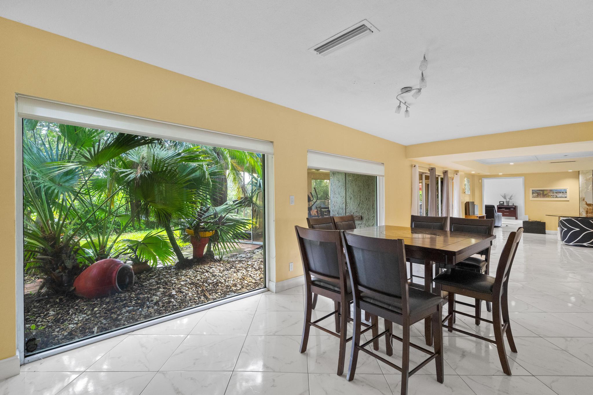 5104 White Oak, Tamarac FL 33319