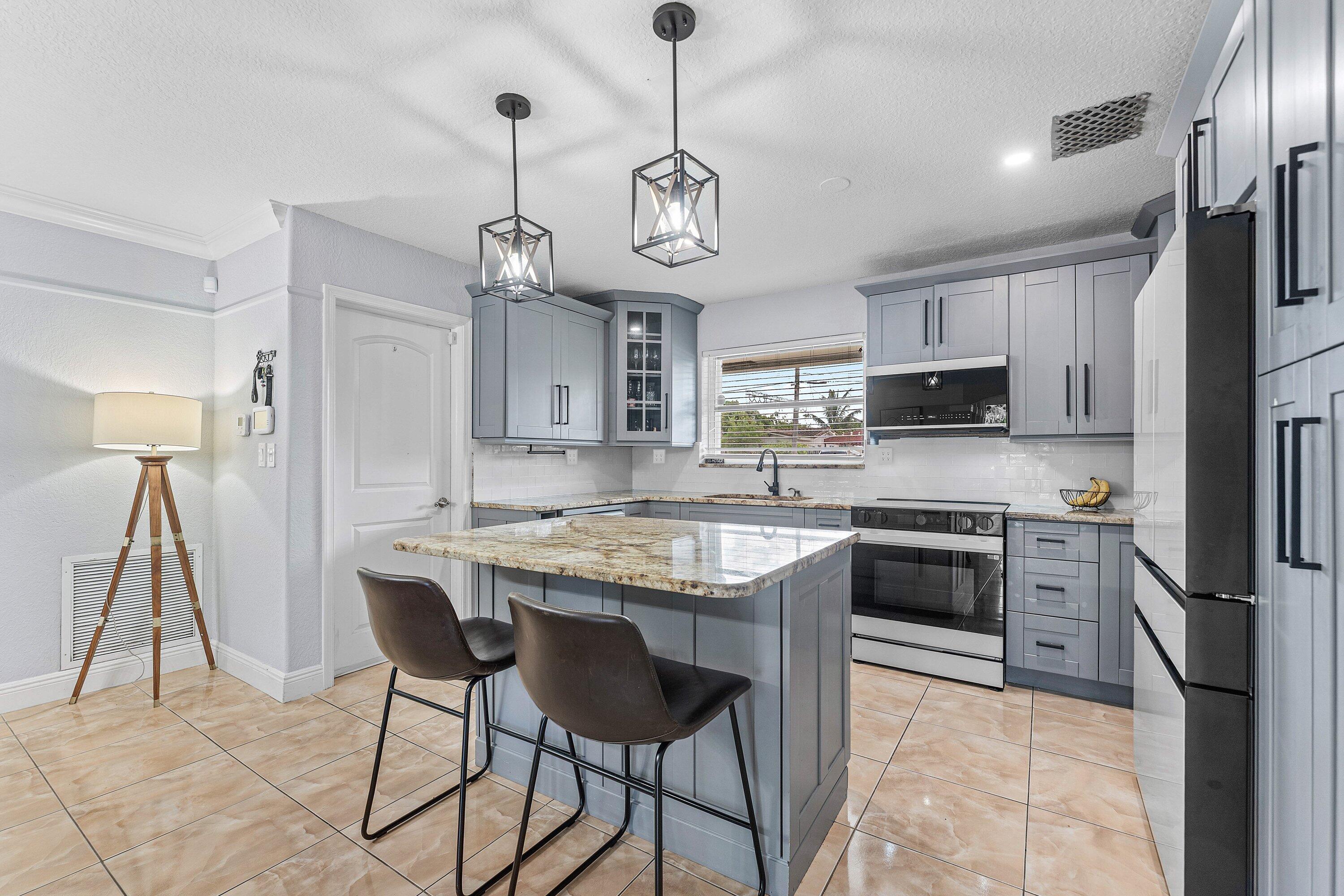 4481 SW 37th, Dania Beach FL 33312