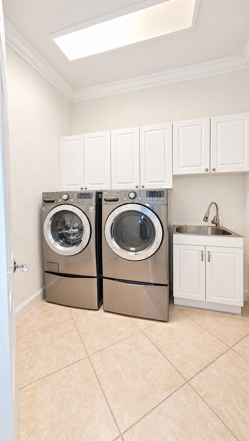 443 PINE TREE, Atlantis FL 33462