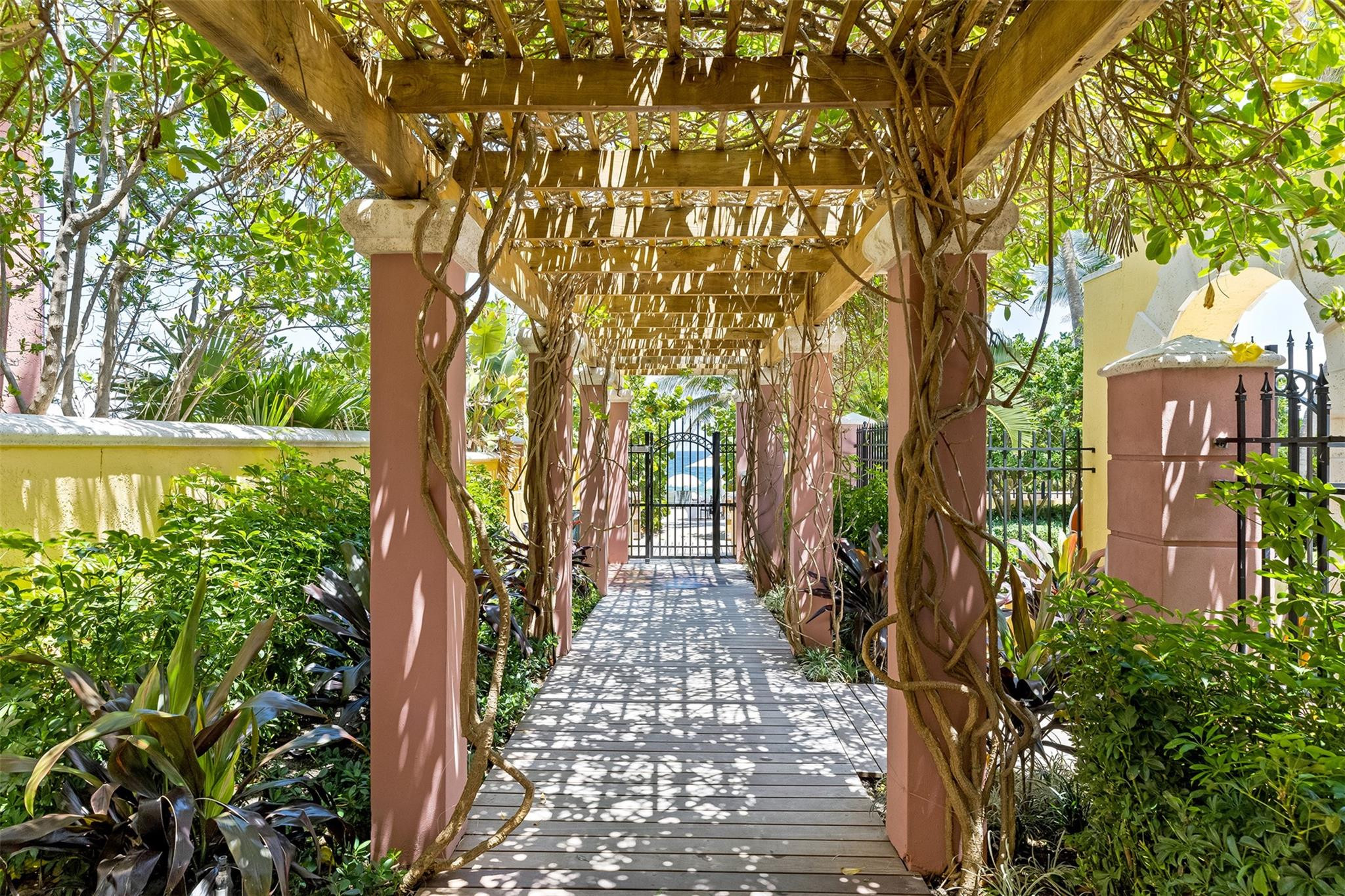 2110 N Ocean #24B, Fort Lauderdale FL 33305