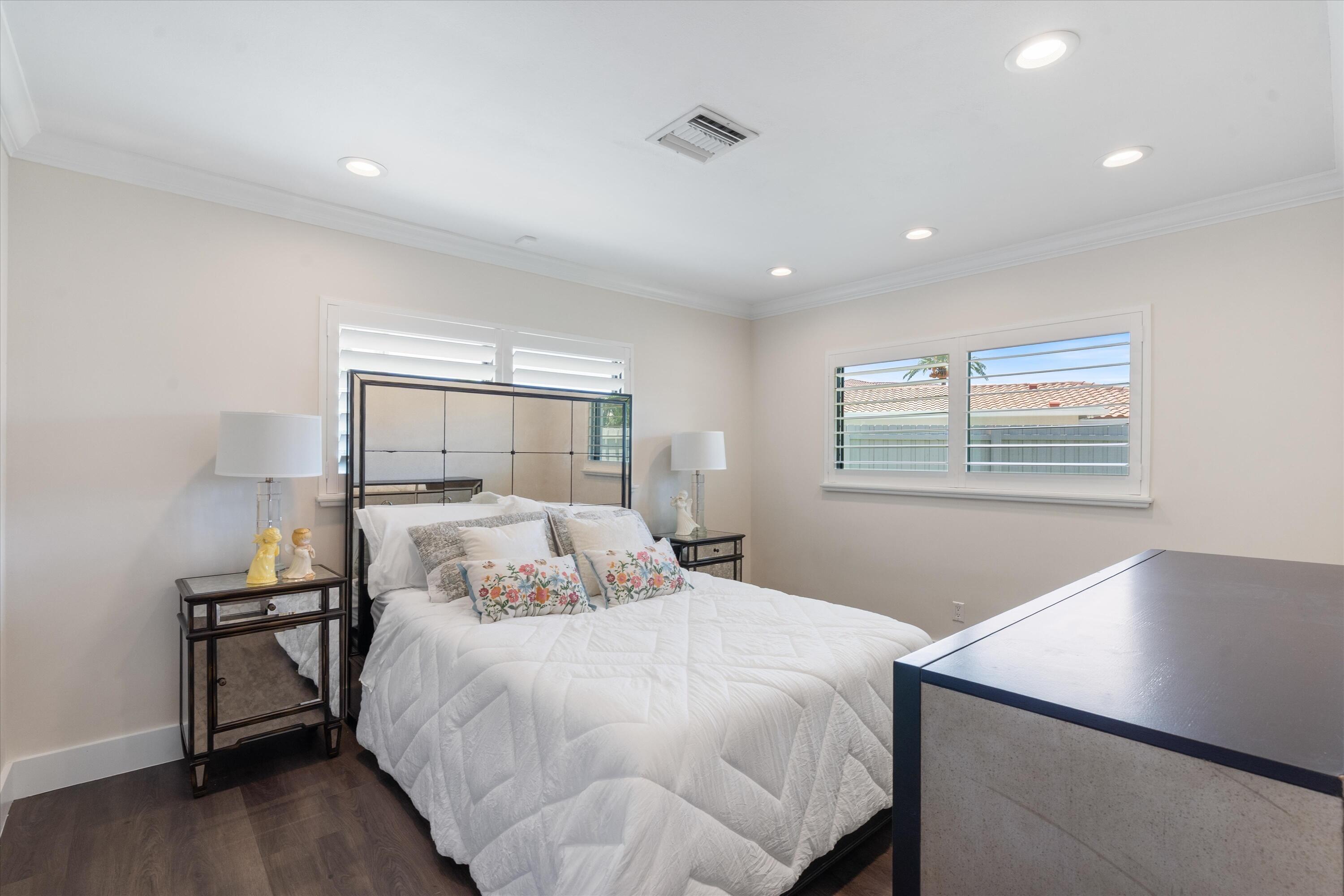 4410 NE 24TH, Lighthouse Point FL 33064