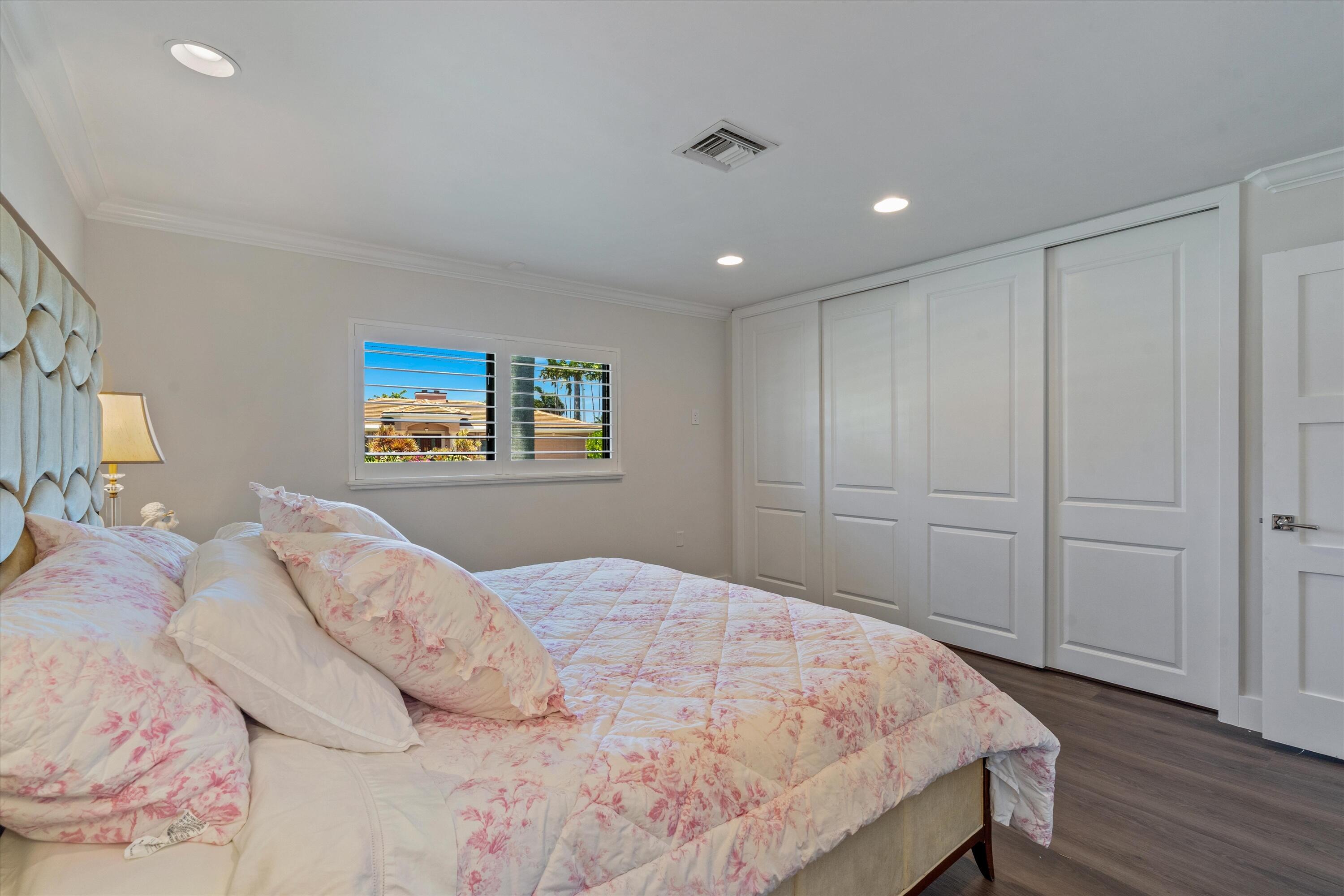 4410 NE 24TH, Lighthouse Point FL 33064