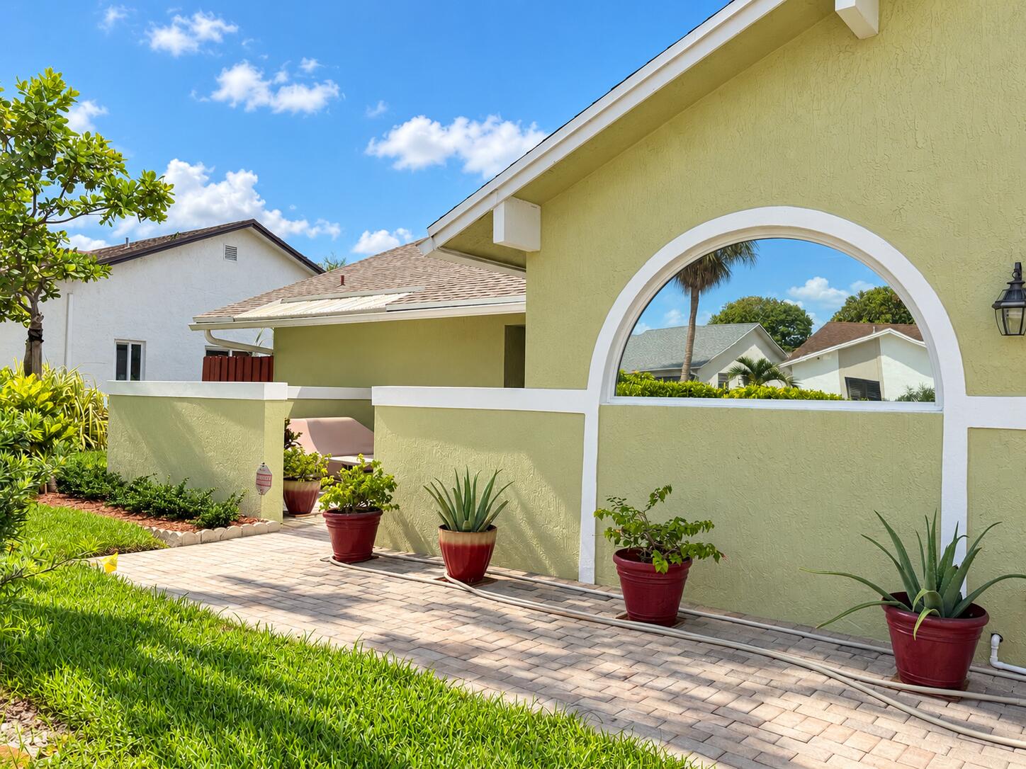 7482 NW 48TH, Lauderhill FL 33319