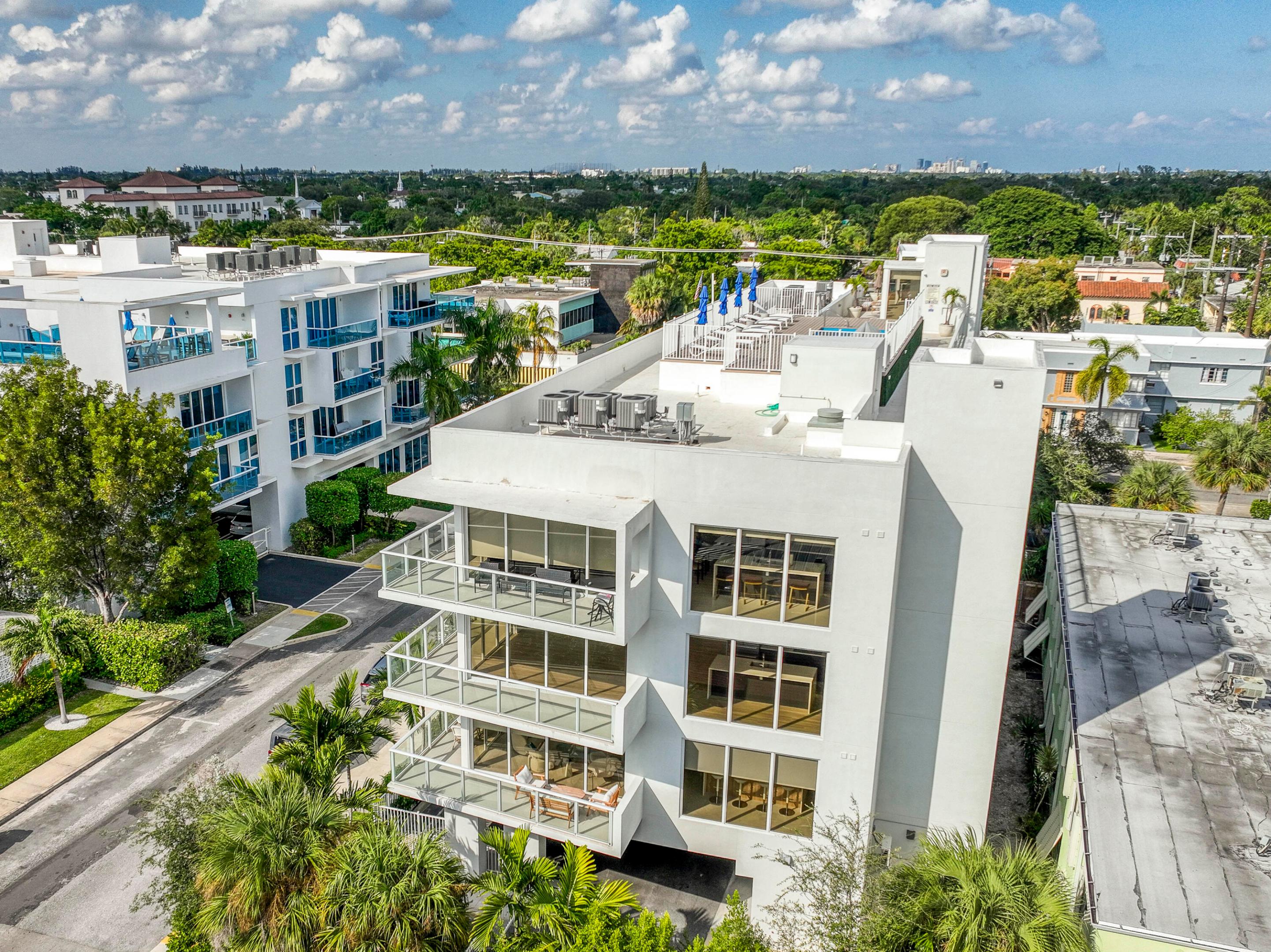 117 Lake #303, Lake Worth FL 33460