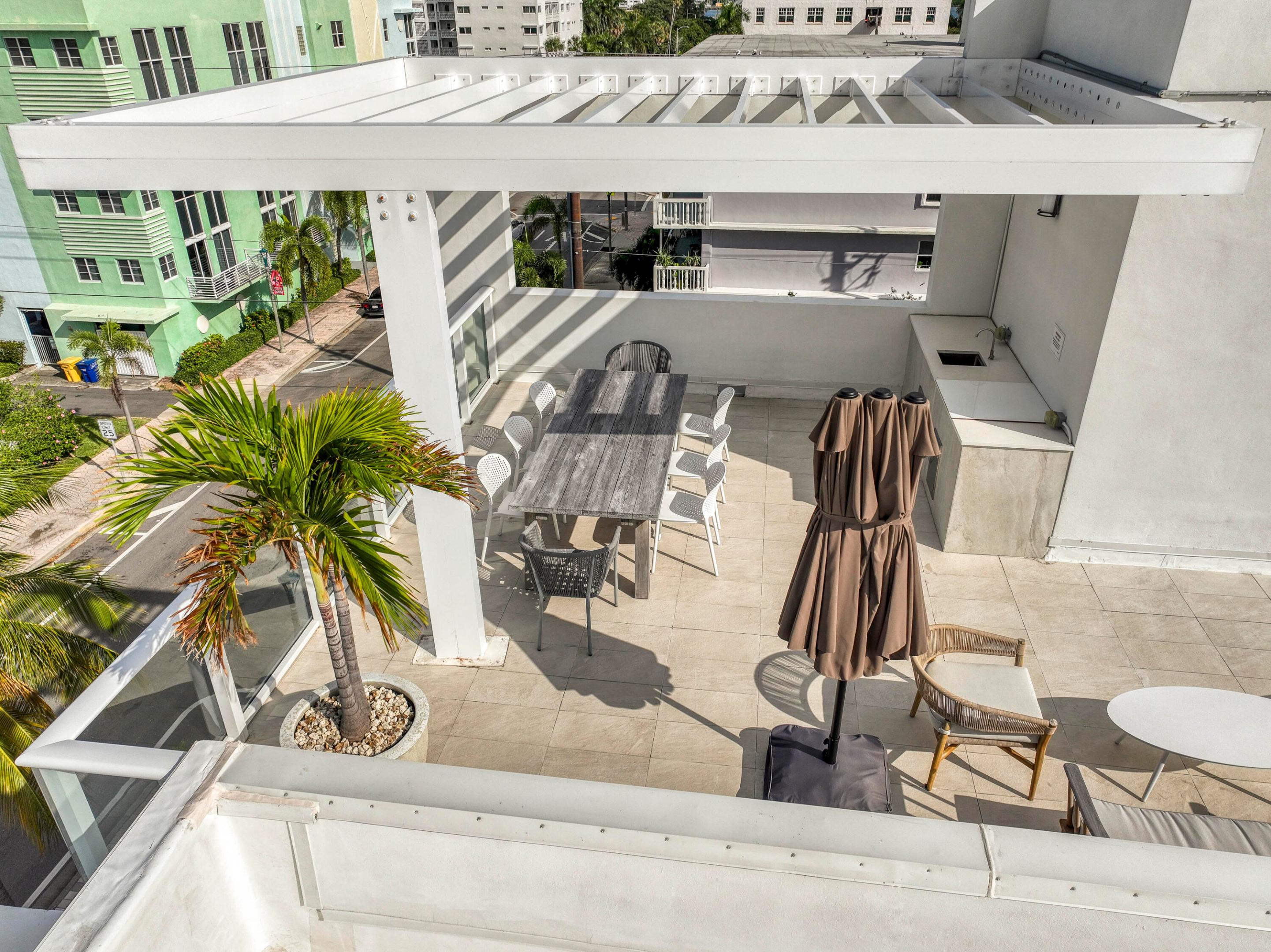 117 Lake #303, Lake Worth FL 33460