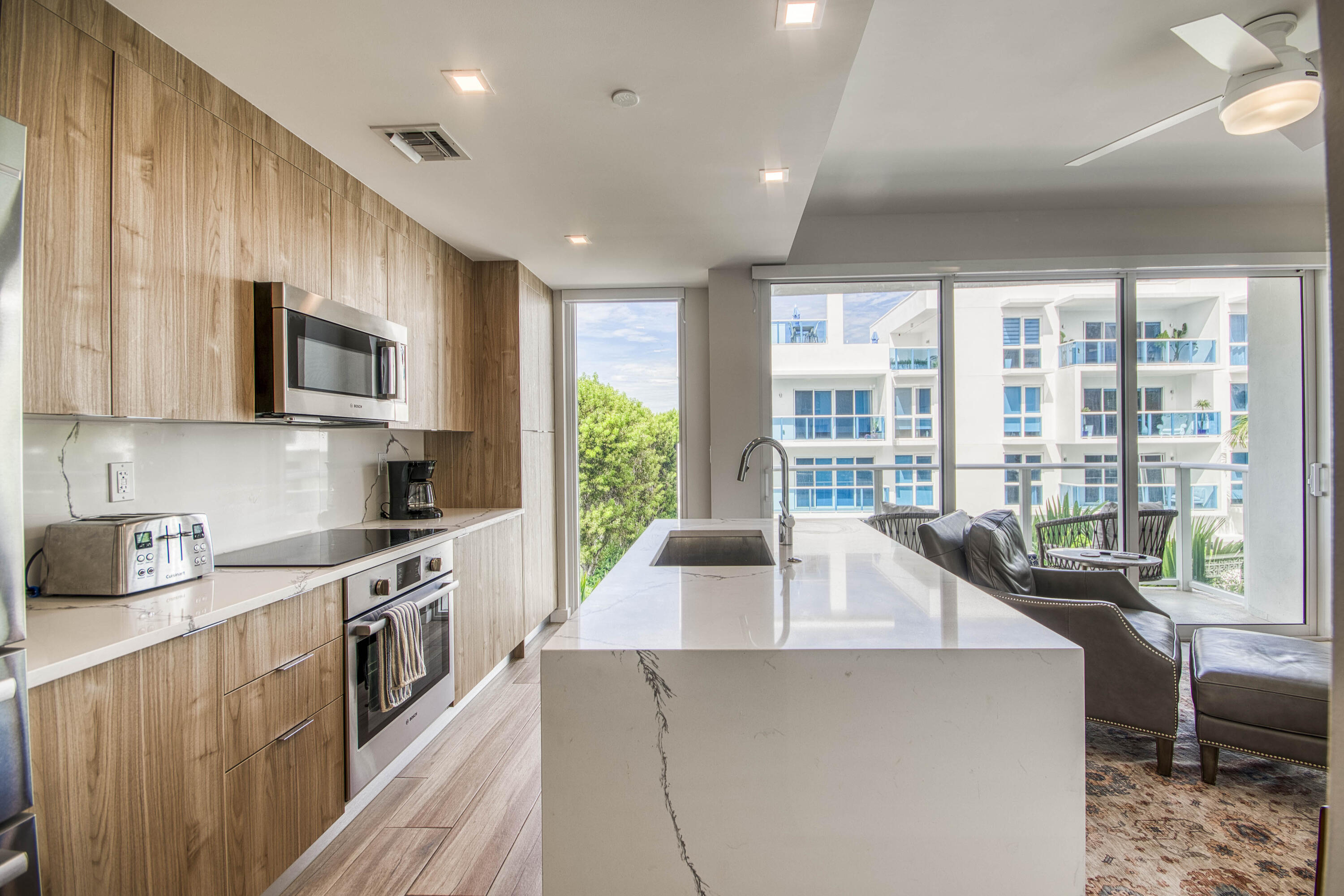 117 Lake #303, Lake Worth FL 33460