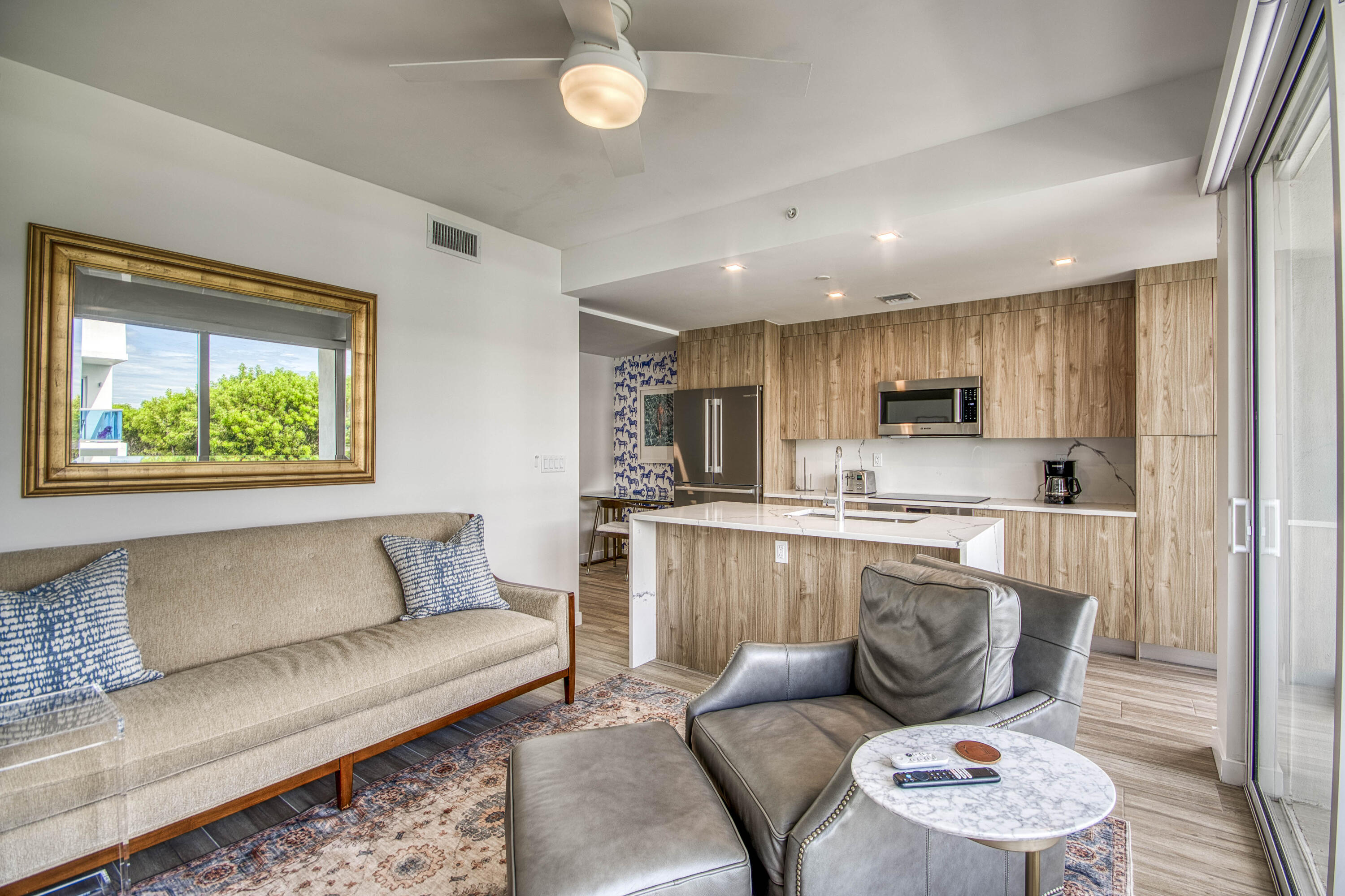 117 Lake #303, Lake Worth FL 33460