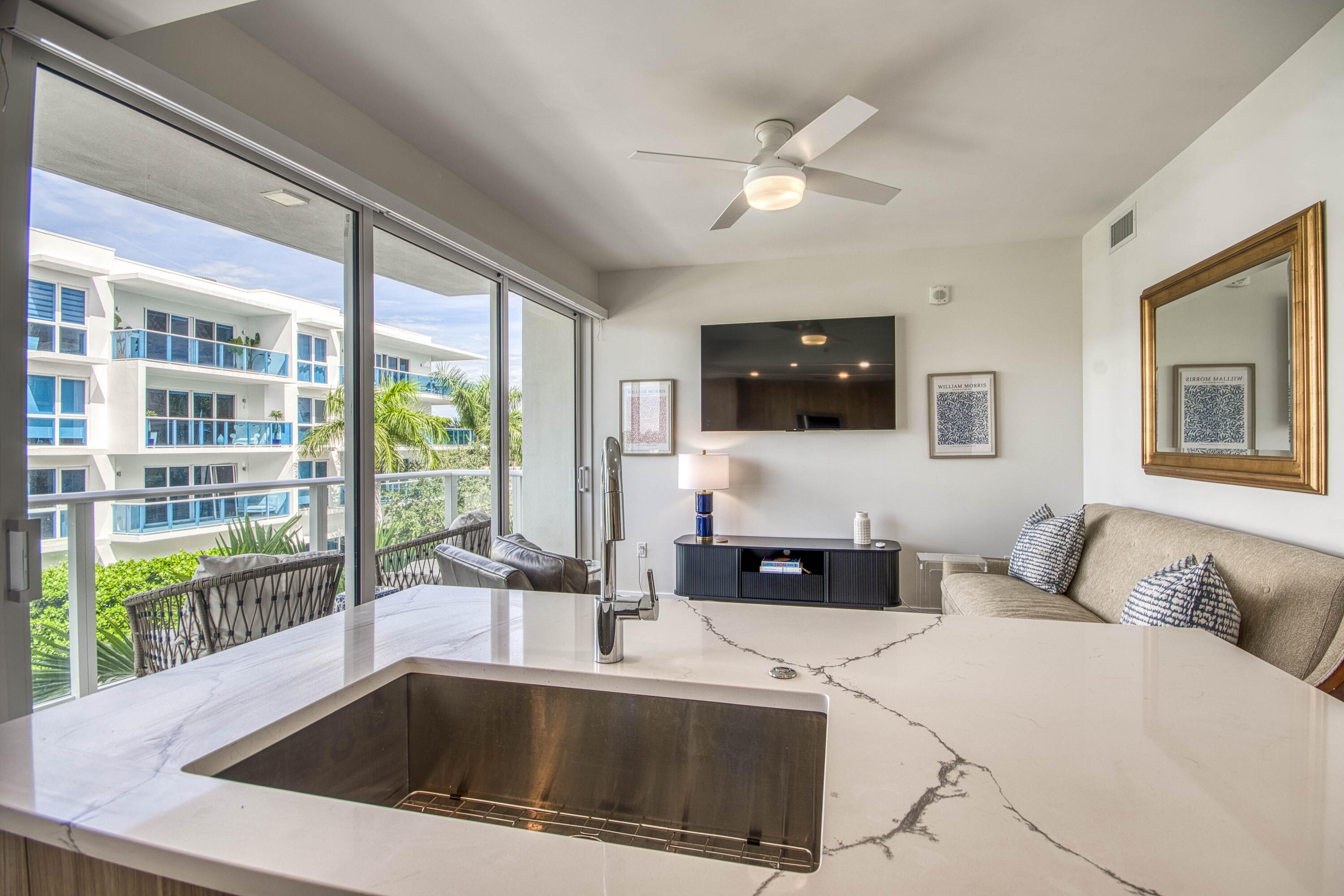 117 Lake #303, Lake Worth FL 33460