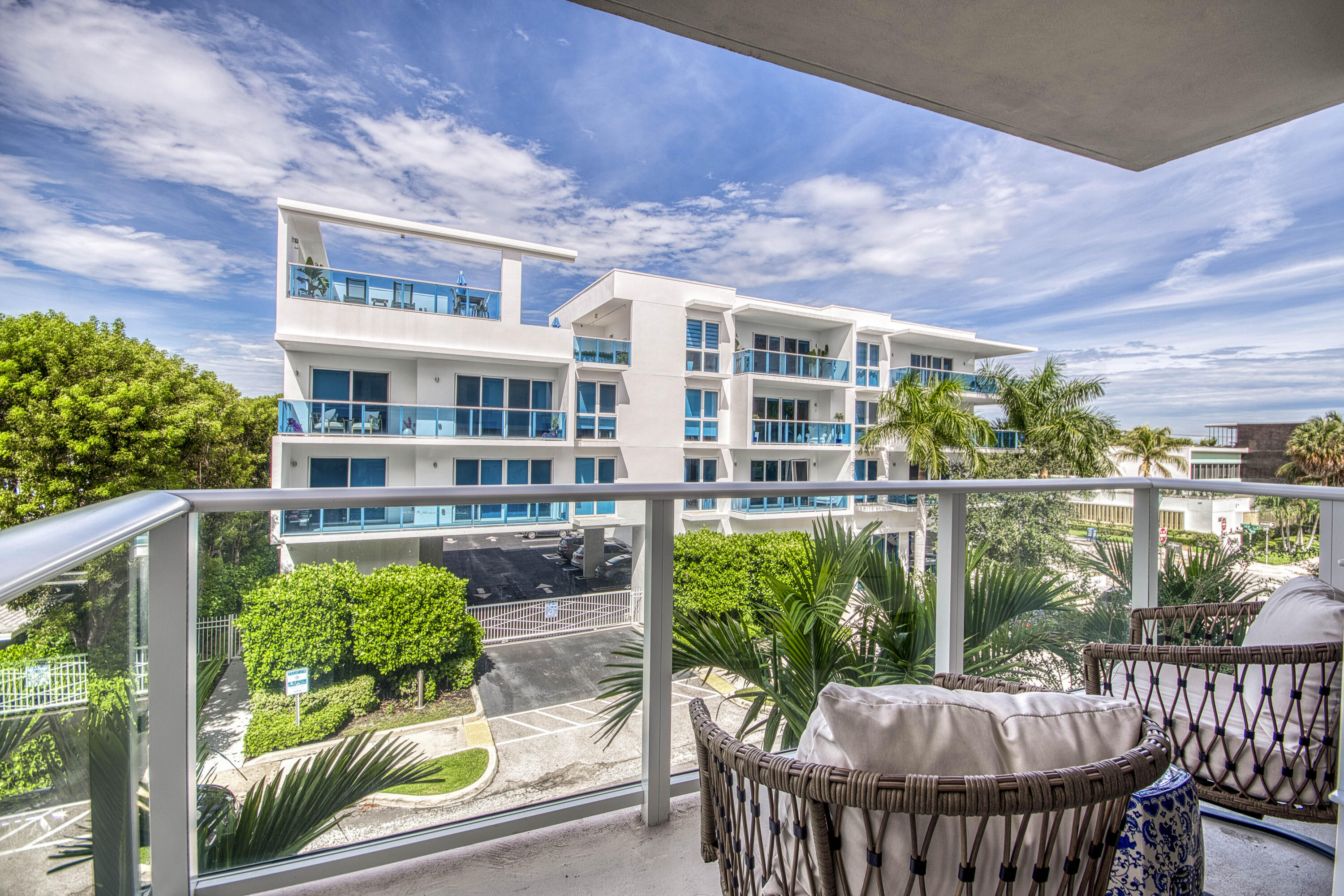 117 Lake #303, Lake Worth FL 33460