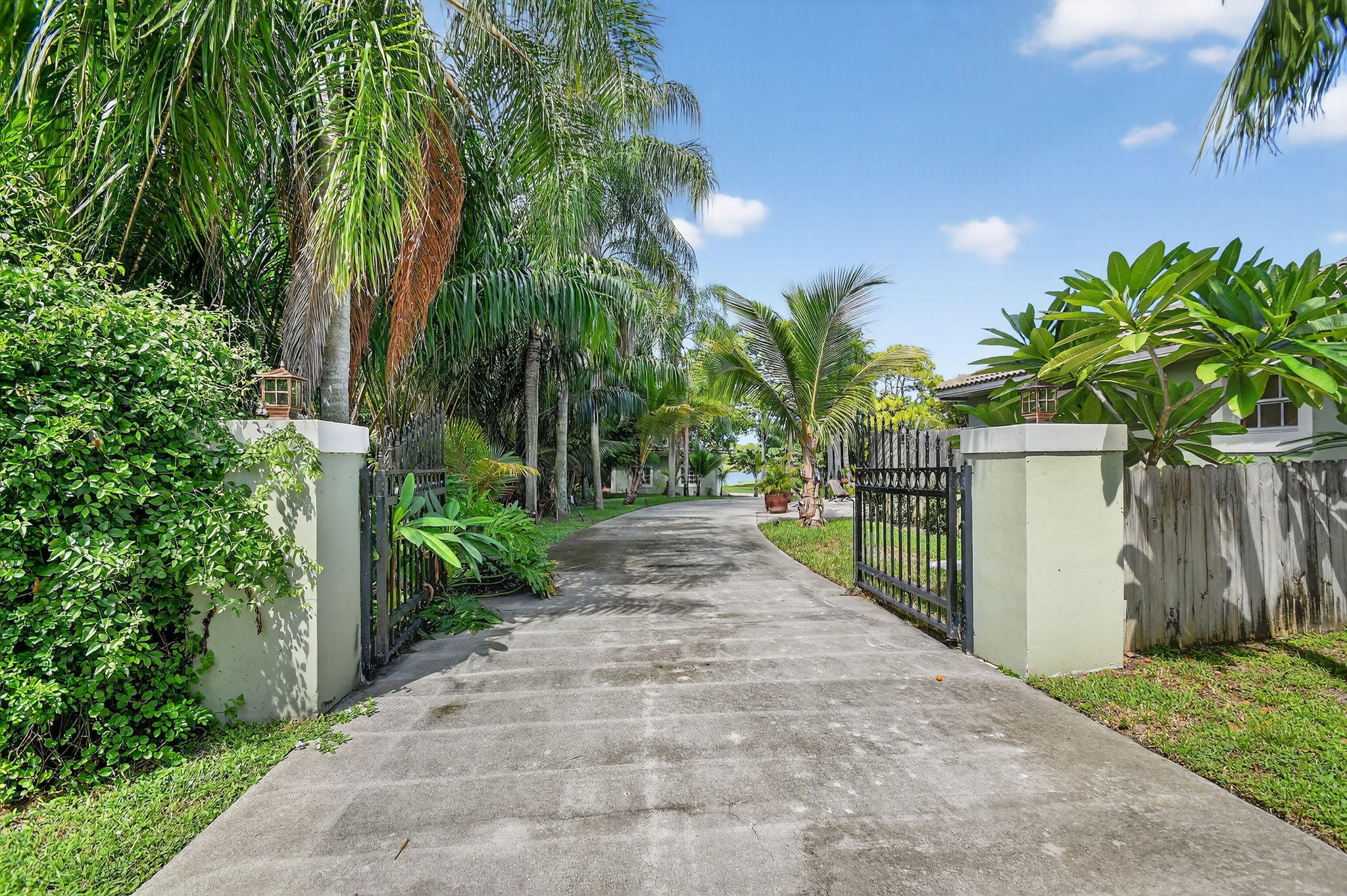 6225 Pine #Cottage, Lake Worth FL 33462
