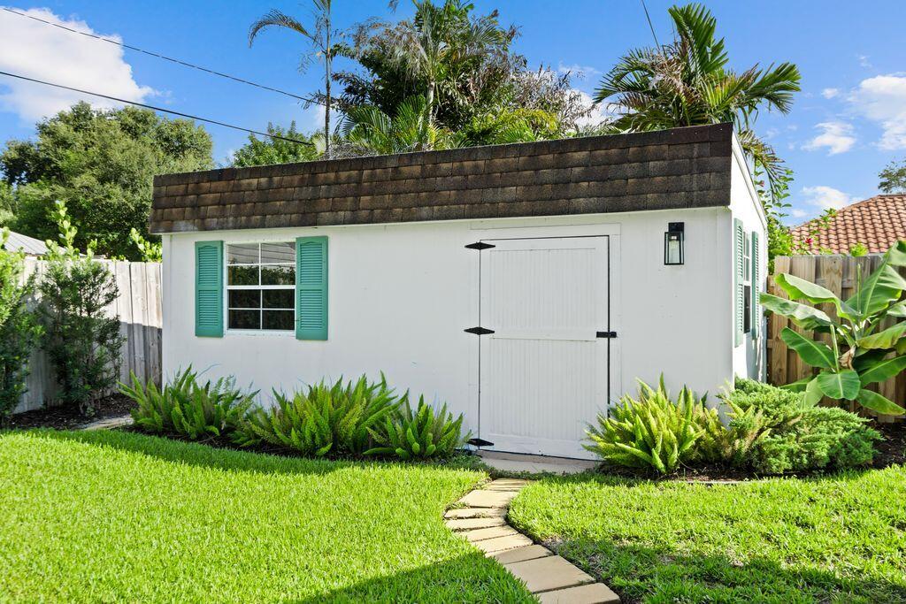 14 SE Paddock, Tequesta FL 33469