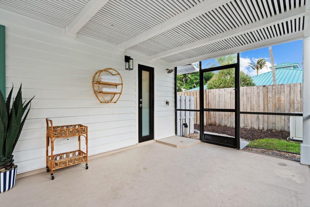 14 SE Paddock, Tequesta FL 33469