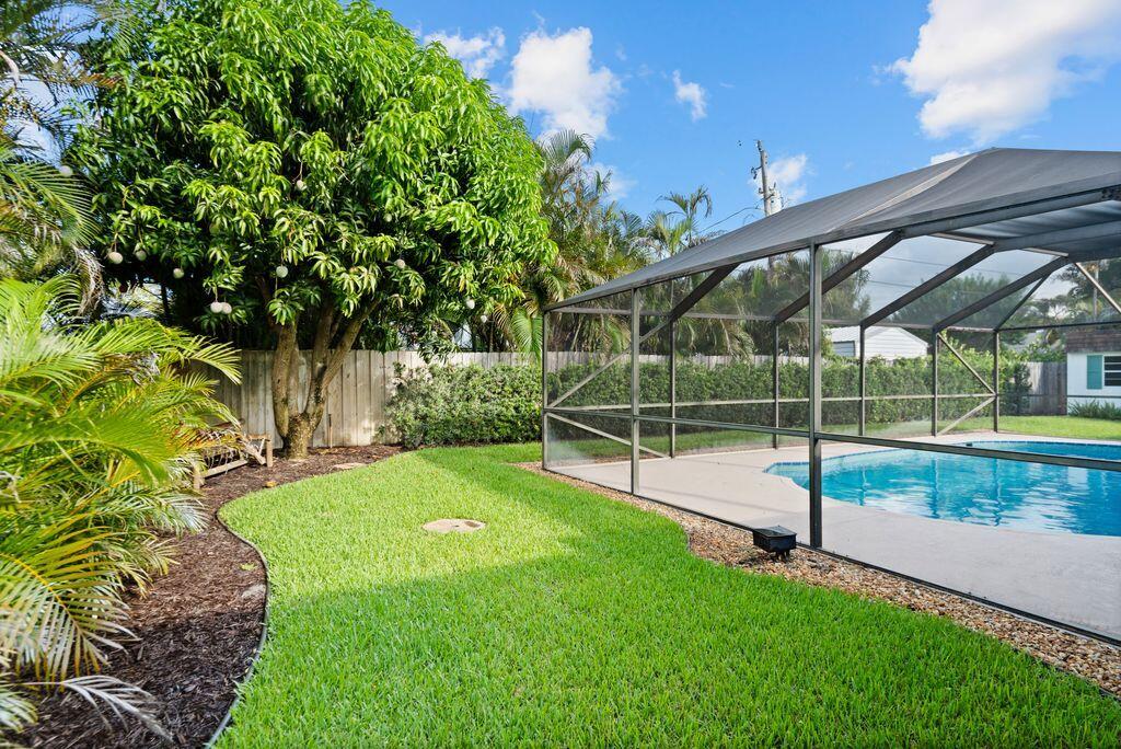 14 SE Paddock, Tequesta FL 33469