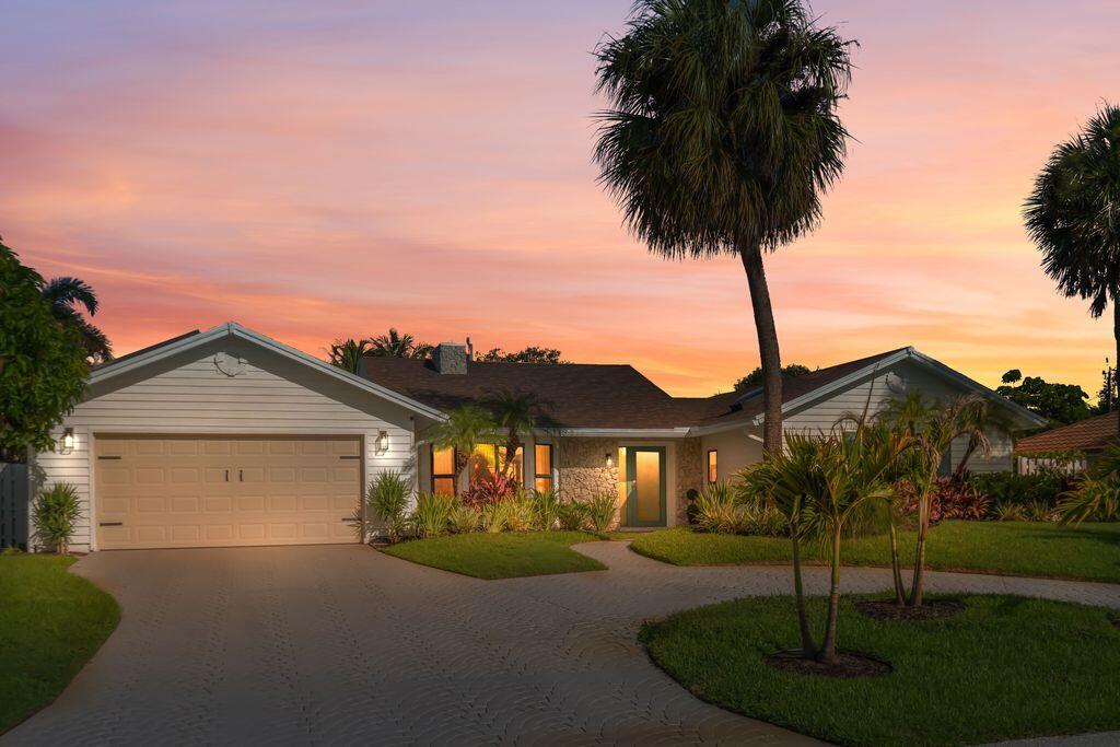 14 SE Paddock, Tequesta FL 33469