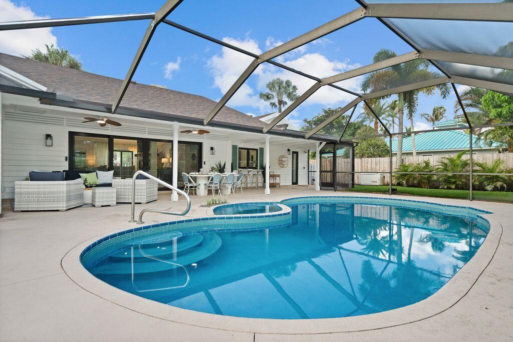 14 SE Paddock, Tequesta FL 33469