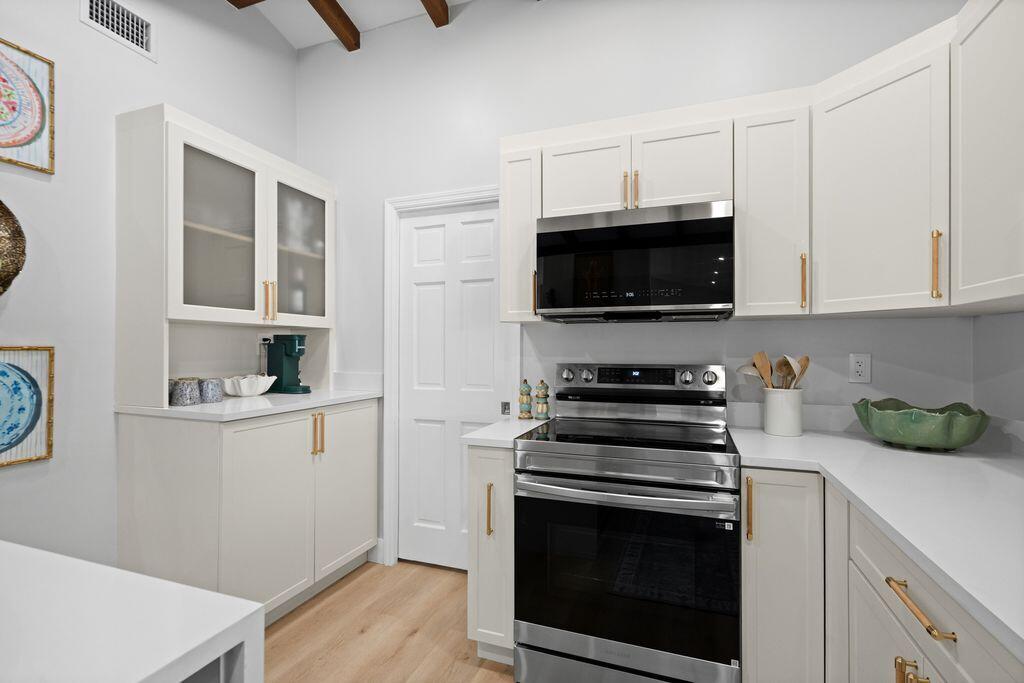 14 SE Paddock, Tequesta FL 33469