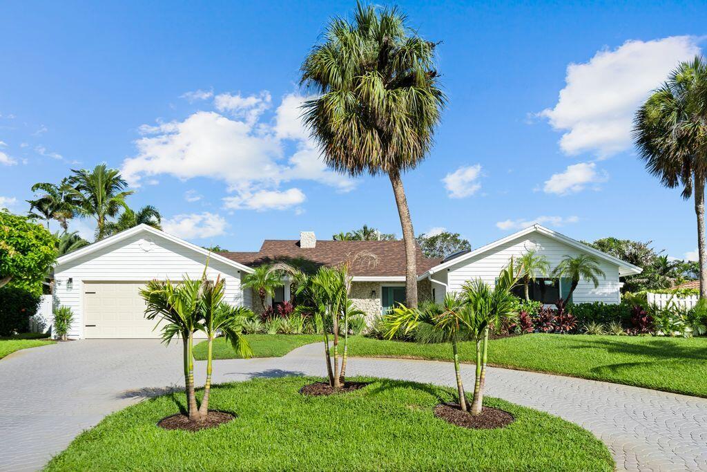 14 SE Paddock, Tequesta FL 33469