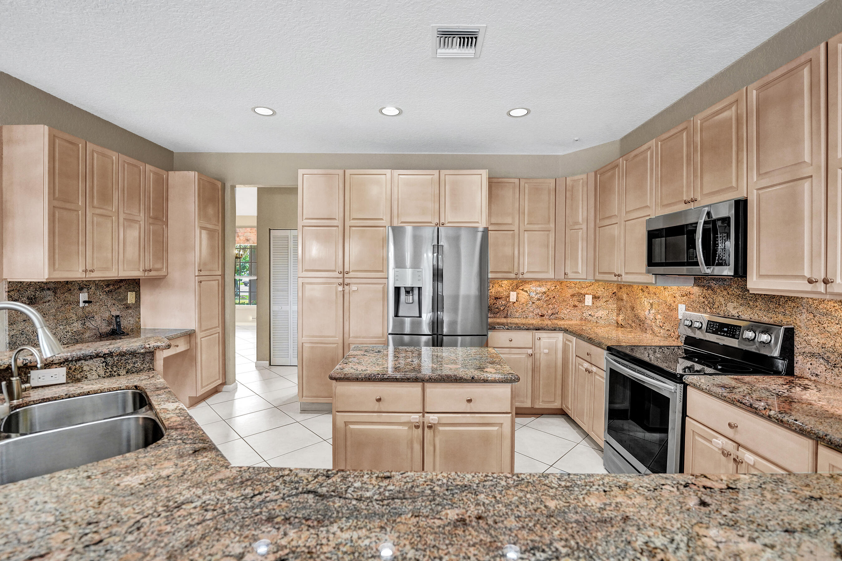 12571 COUNTRYSIDE, Cooper City FL 33330