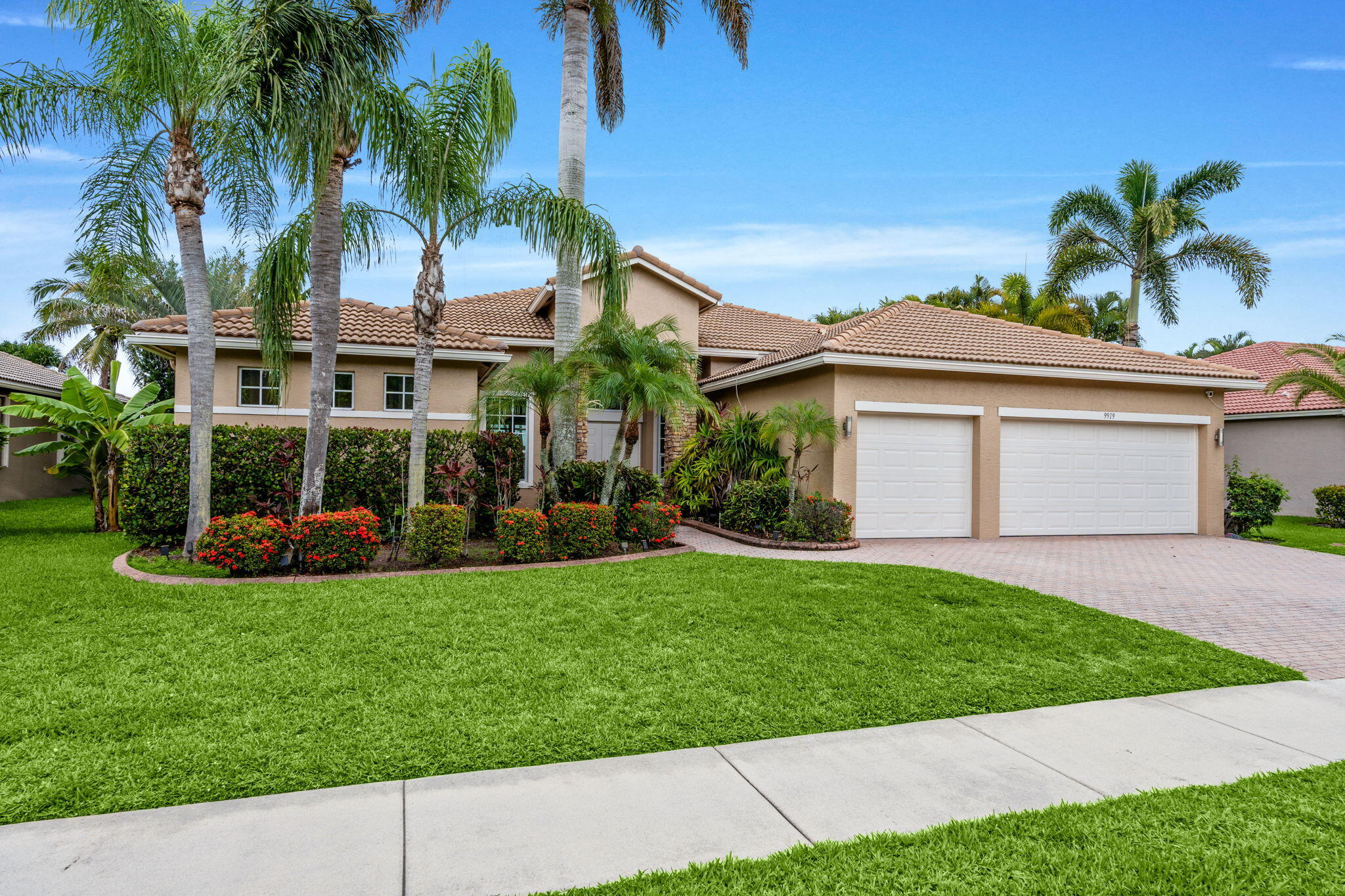 9919 Royal Cardigan, West Palm Beach FL 33411