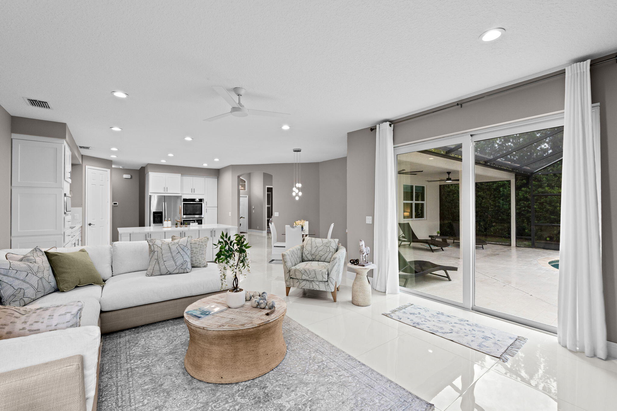 9919 Royal Cardigan, West Palm Beach FL 33411