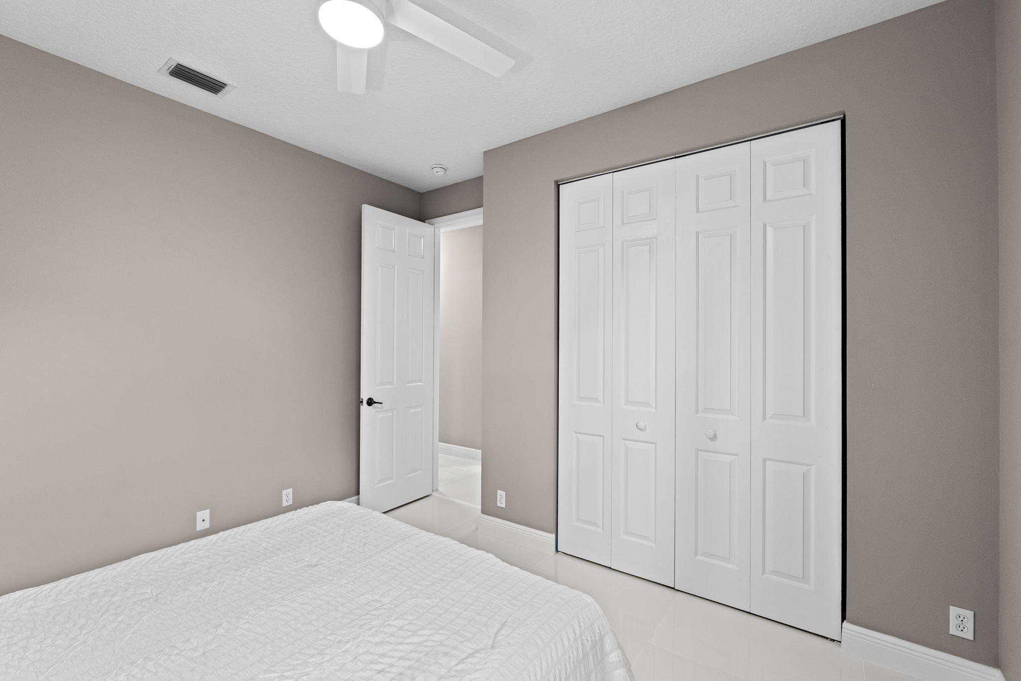 9919 Royal Cardigan, West Palm Beach FL 33411